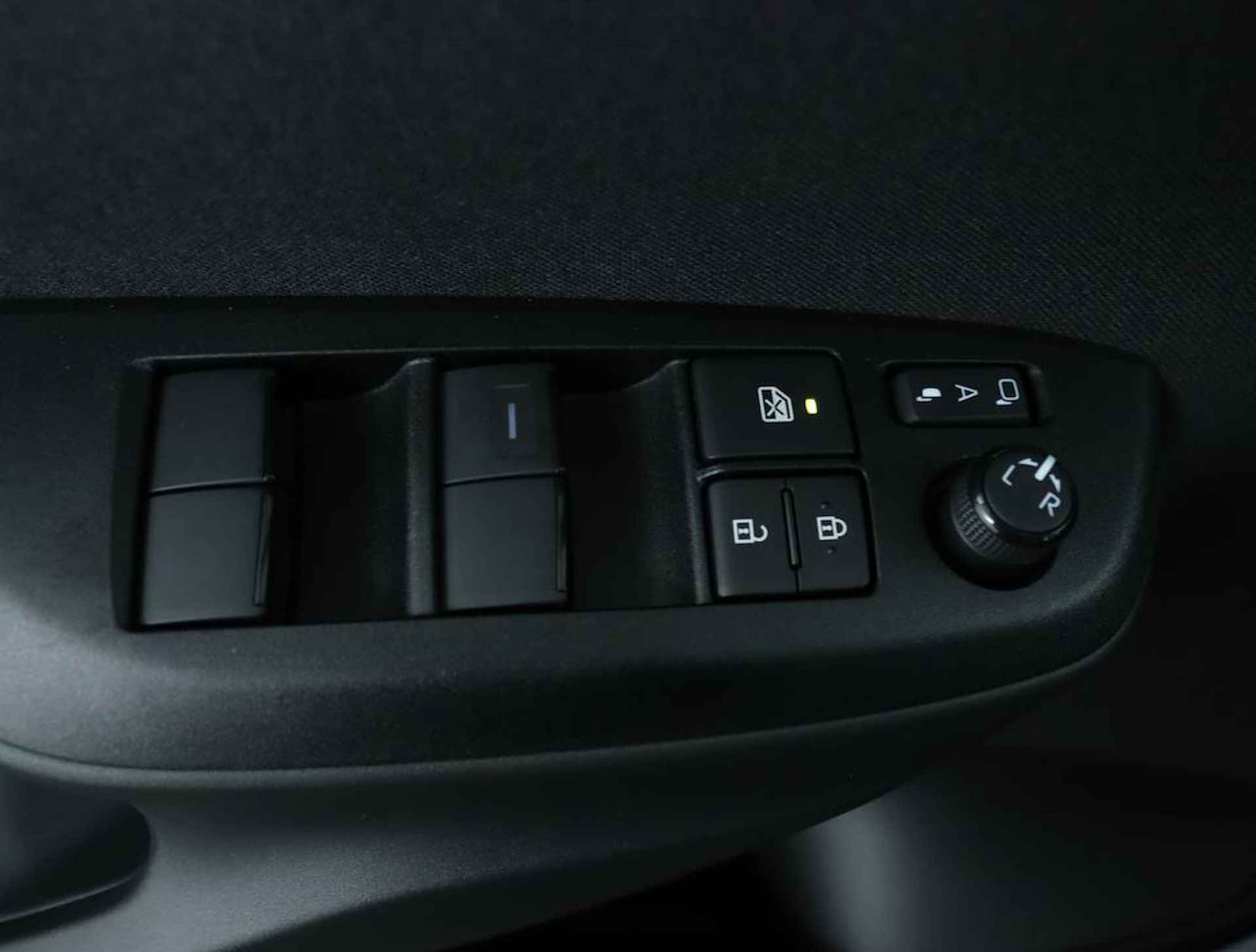 Toyota Yaris Cross Hybrid 130 Launch Edition | Adaptive Cruise Control | Apple Carplay | Android Auto | Elektrische Achterklep | - 28/49
