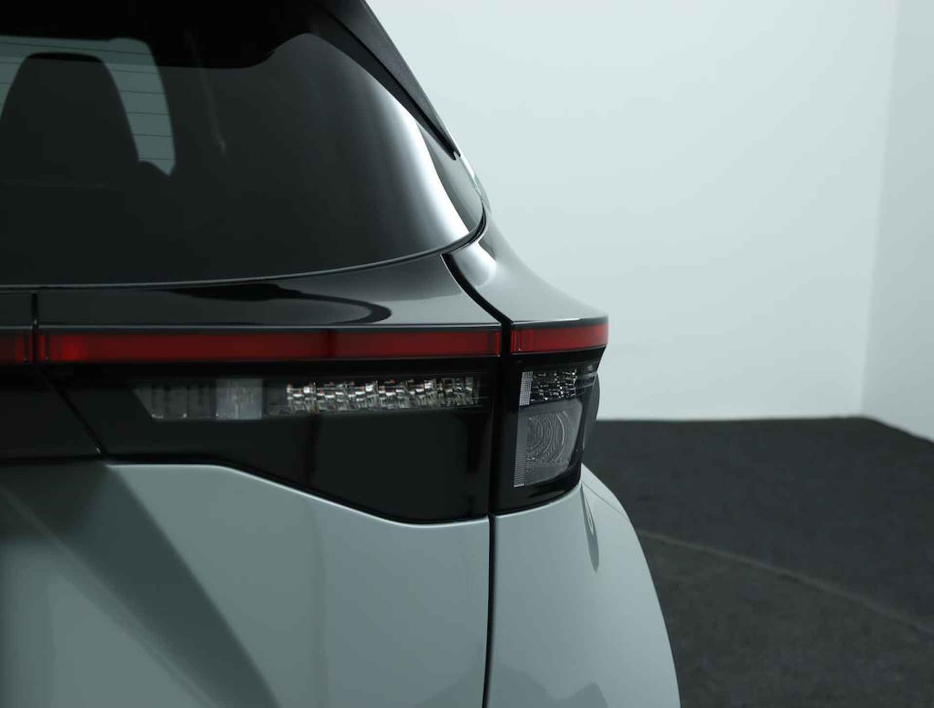Toyota Yaris Cross Hybrid 130 Launch Edition | Adaptive Cruise Control | Apple Carplay | Android Auto | Elektrische Achterklep | - 38/49