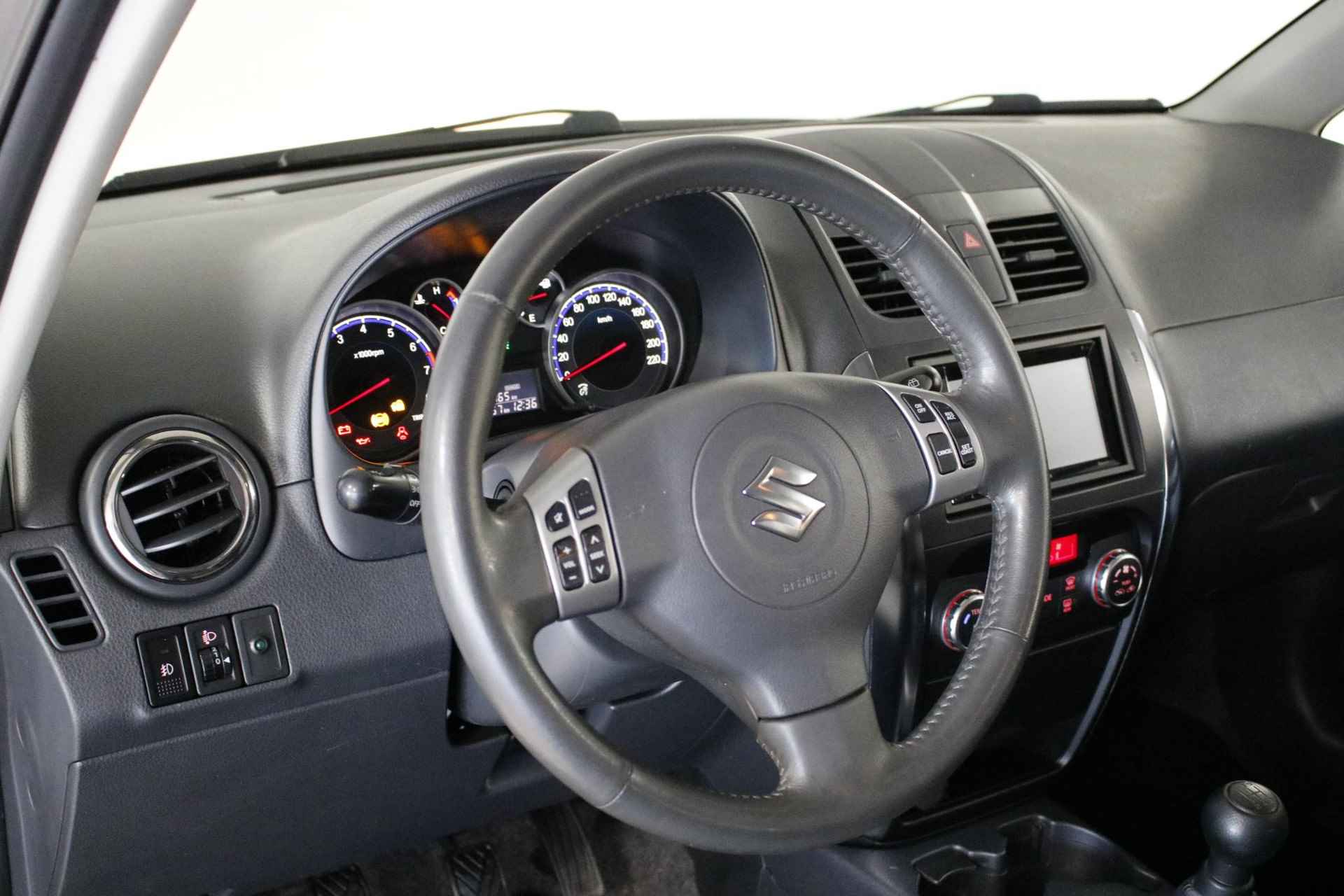 Suzuki SX4 1.6 Comfort. Climate | Cruise | Lichtmetaal | Elektrische ramen | Trekhaak. - 4/30