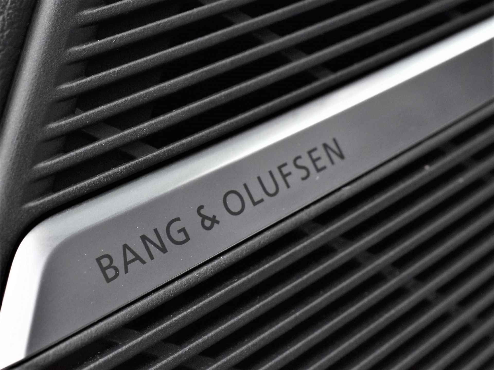 Audi RS Q8 4.0 TFSI 600 pk Quattro | URBAN AUTOMOTIVE | Dynamic Plus Pakket | 305 km/h | Keramische Remmen | Carbon Pakket Binnen + Buiten | Assistentiepakket City | B&O Sound | Standkachel | 360 Camera | Leder · TOPDEAL - 12/47