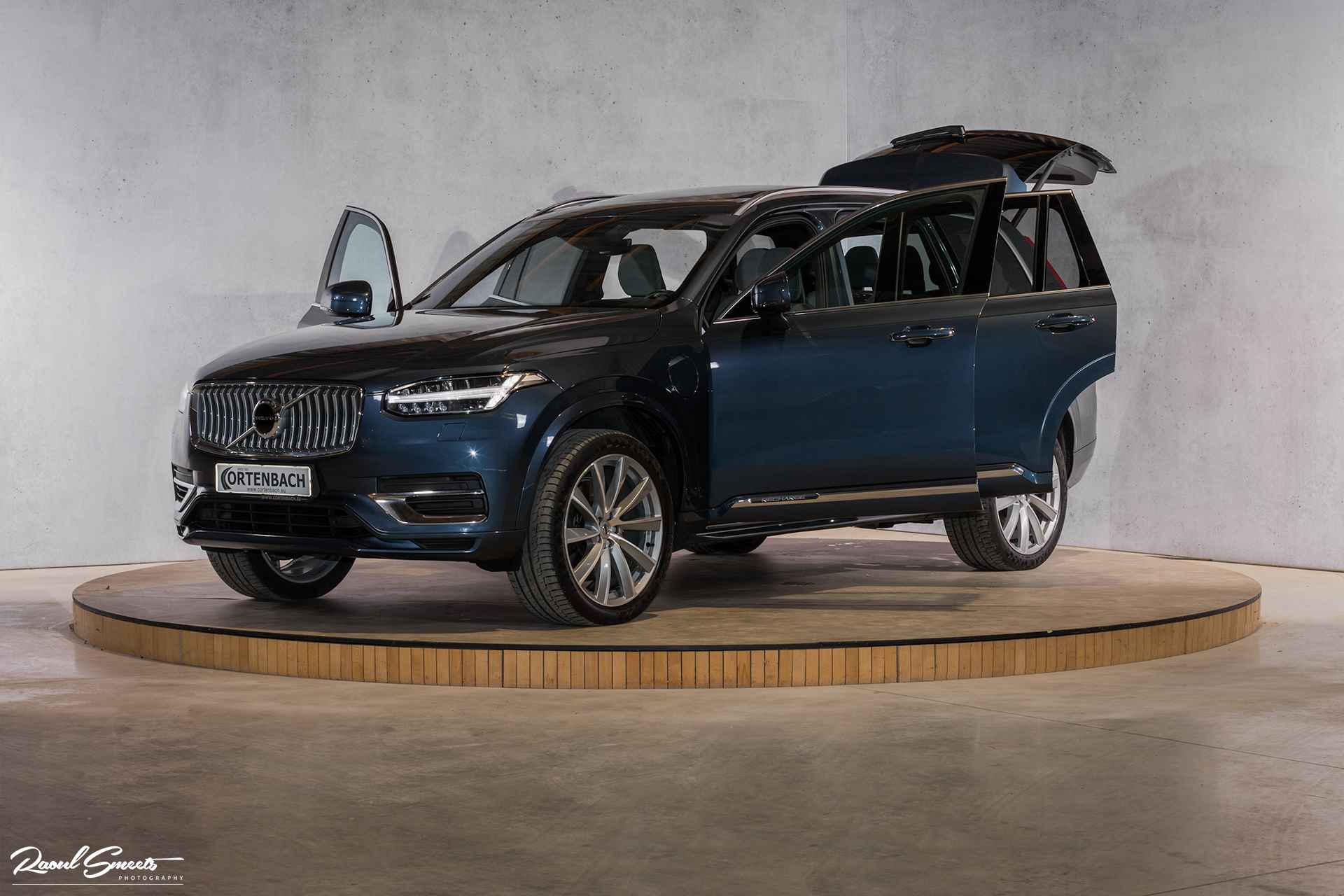 Volvo XC90 2.0 T8 Recharge AWD Plus Bright | Long range | Luchtvering | Zwenkbare trekhaak | Panorama dak | Harman Kardon | Apple carplay | - 8/59