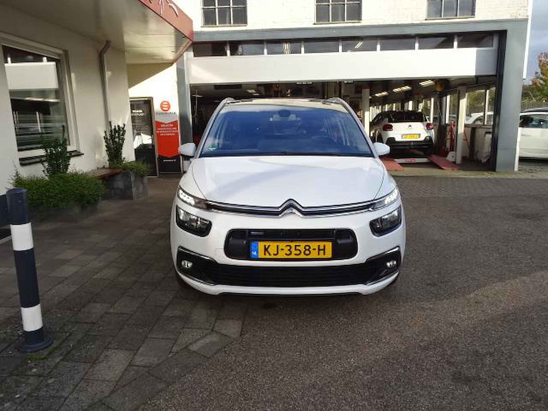 Citroen Grand C4 Picasso 1.2 PureTech Business - 8/25