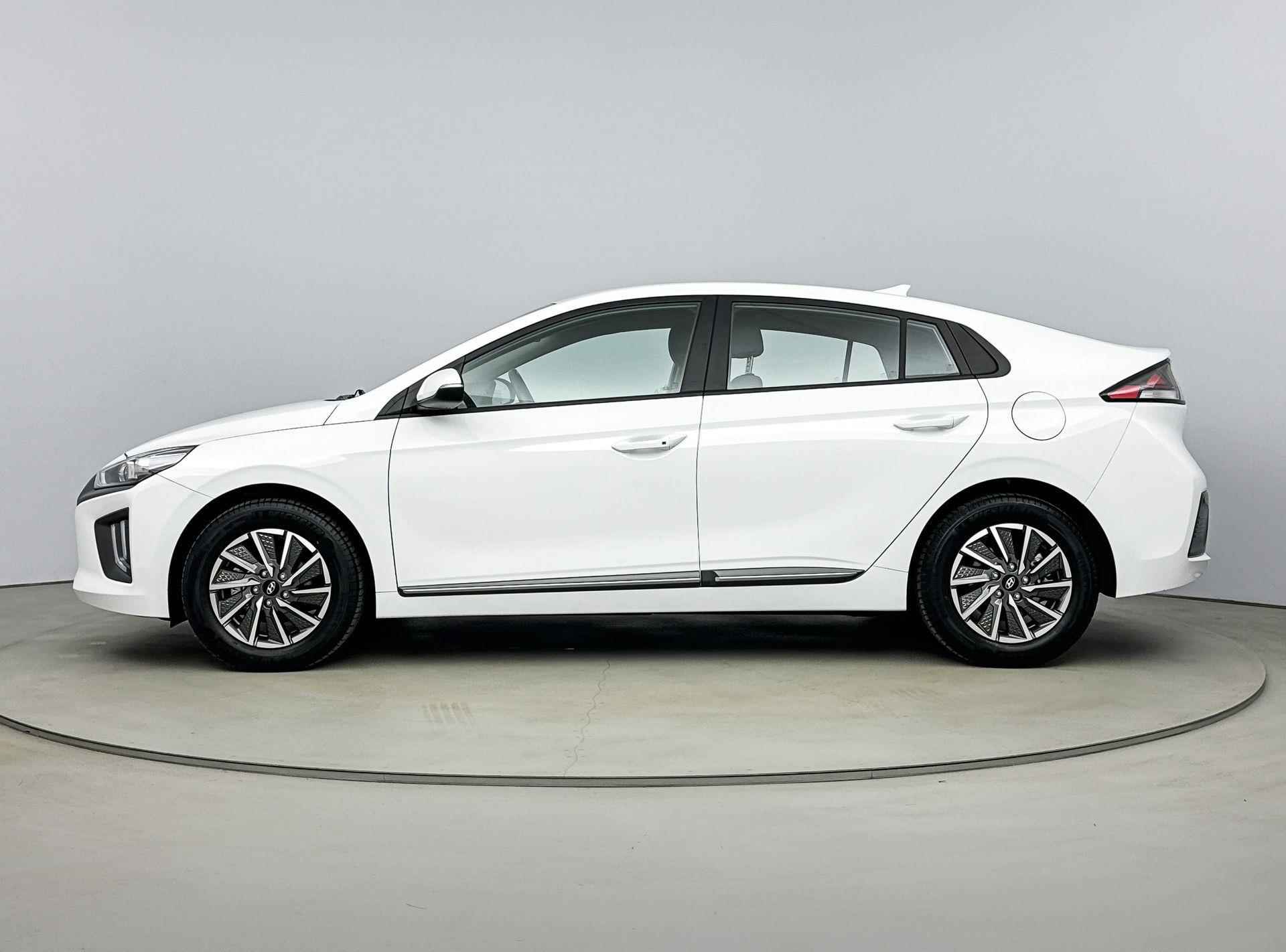 Hyundai IONIQ Comfort EV 38 kWh | €2000,- EV-subsidie! | Navigatie via smartphone | Camera | Keyless - 4/34