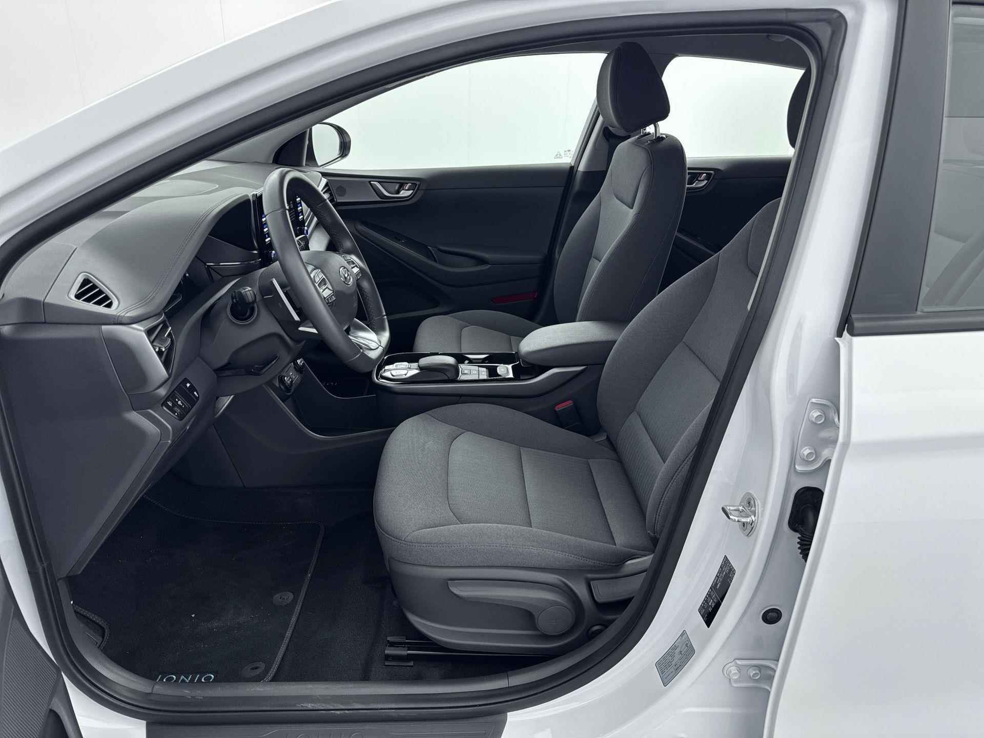 Hyundai IONIQ Comfort EV 38 kWh | €2000,- EV-subsidie! | Navigatie via smartphone | Camera | Keyless - 10/34