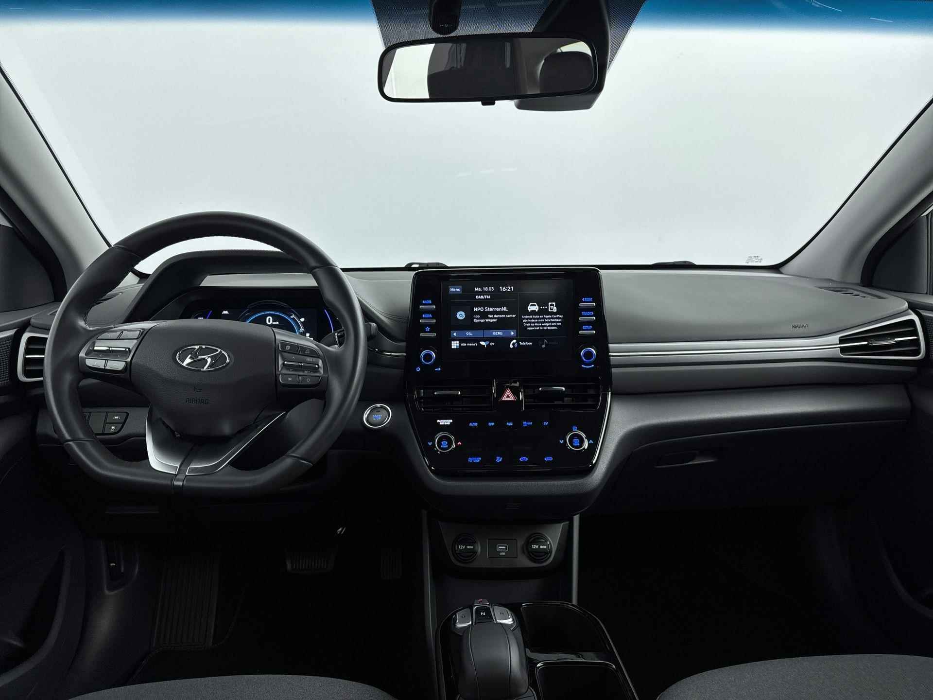 Hyundai IONIQ Comfort EV 38 kWh | €2000,- EV-subsidie! | Navigatie via smartphone | Camera | Keyless - 12/34