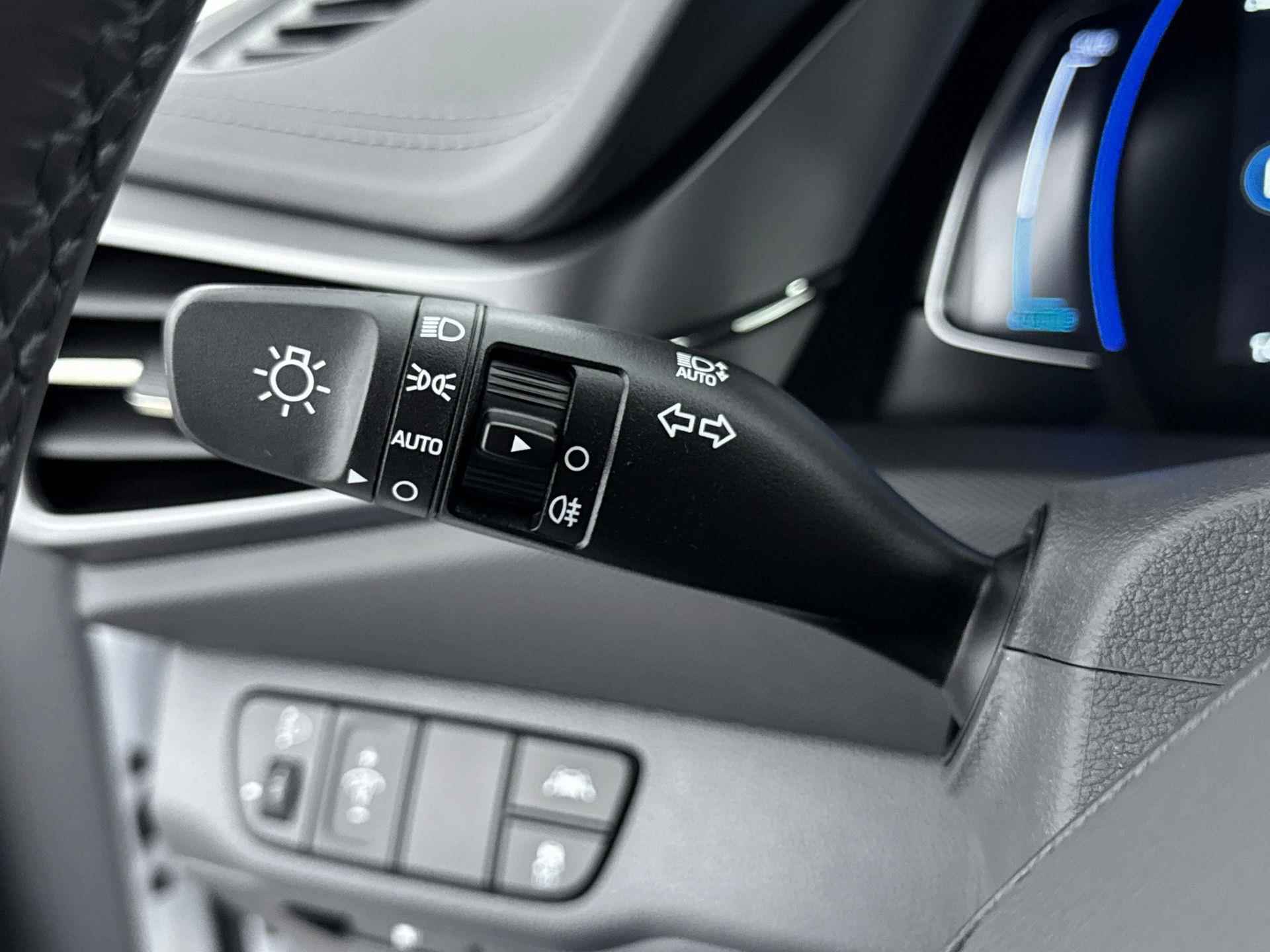 Hyundai IONIQ Comfort EV 38 kWh | €2000,- EV-subsidie! | Navigatie via smartphone | Camera | Keyless - 17/34