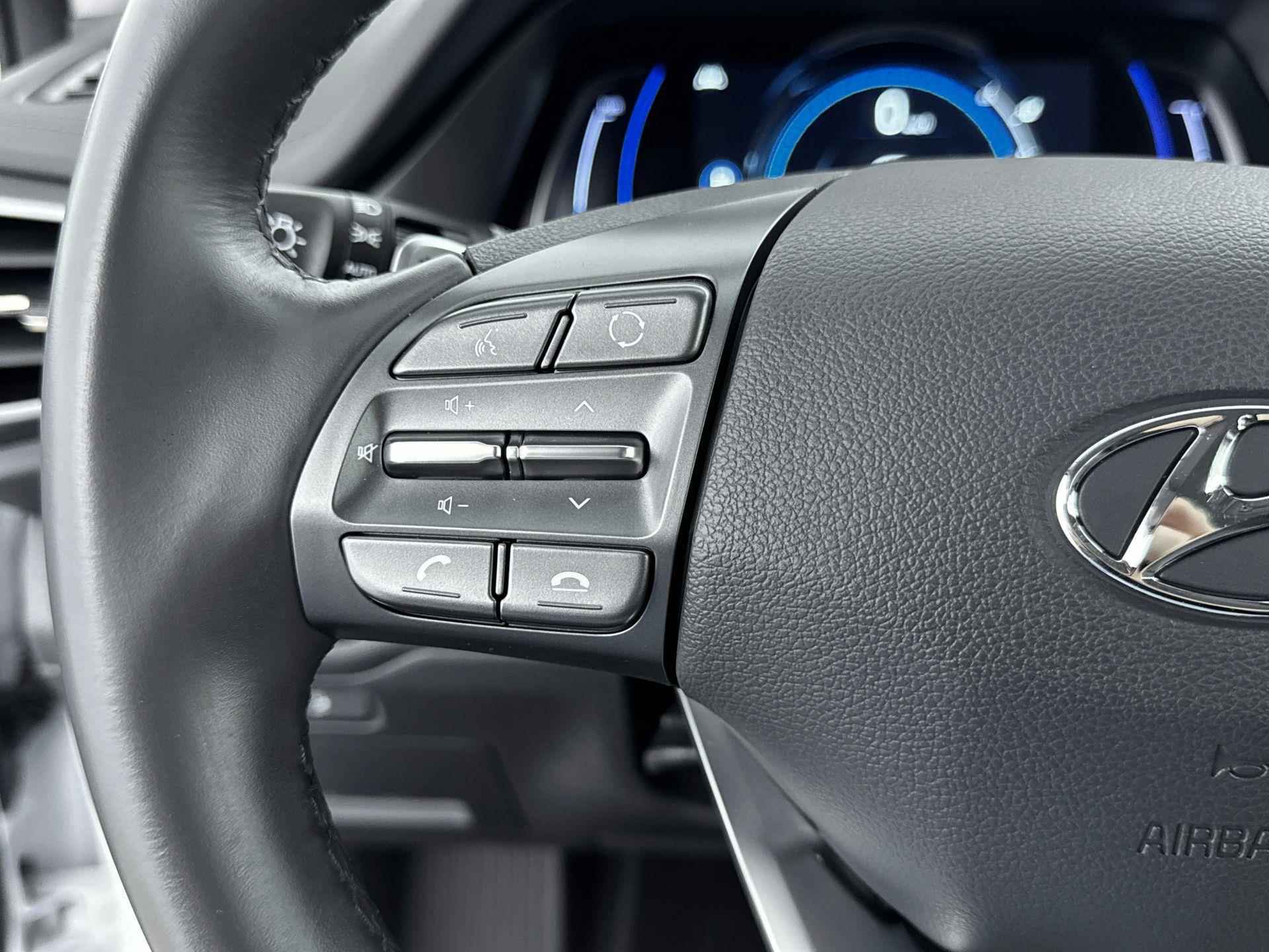 Hyundai IONIQ Comfort EV 38 kWh | €2000,- EV-subsidie! | Navigatie via smartphone | Camera | Keyless - 19/34