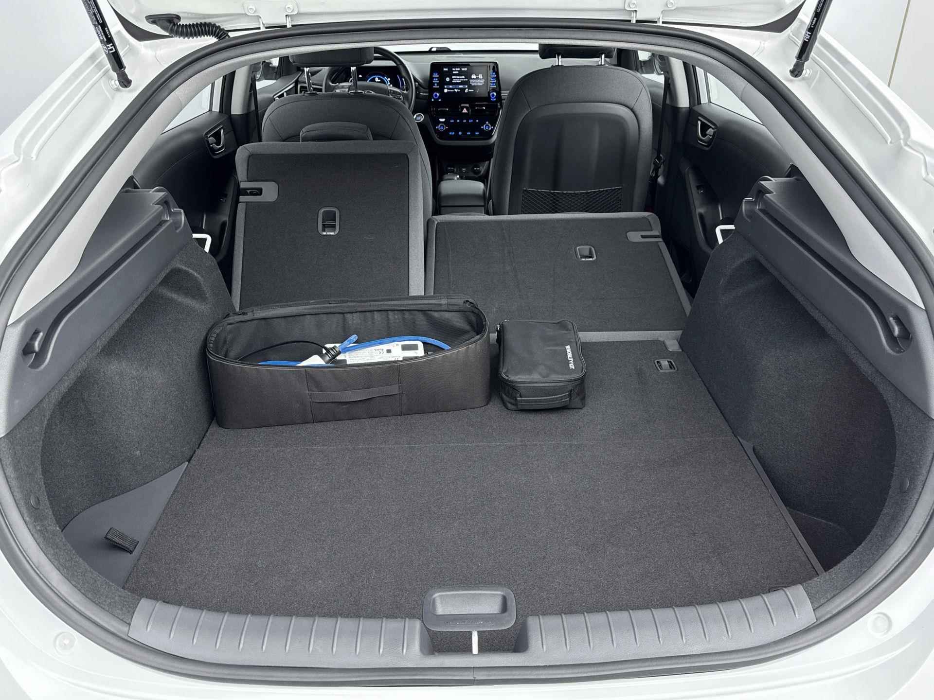 Hyundai IONIQ Comfort EV 38 kWh | €2000,- EV-subsidie! | Navigatie via smartphone | Camera | Keyless - 22/34