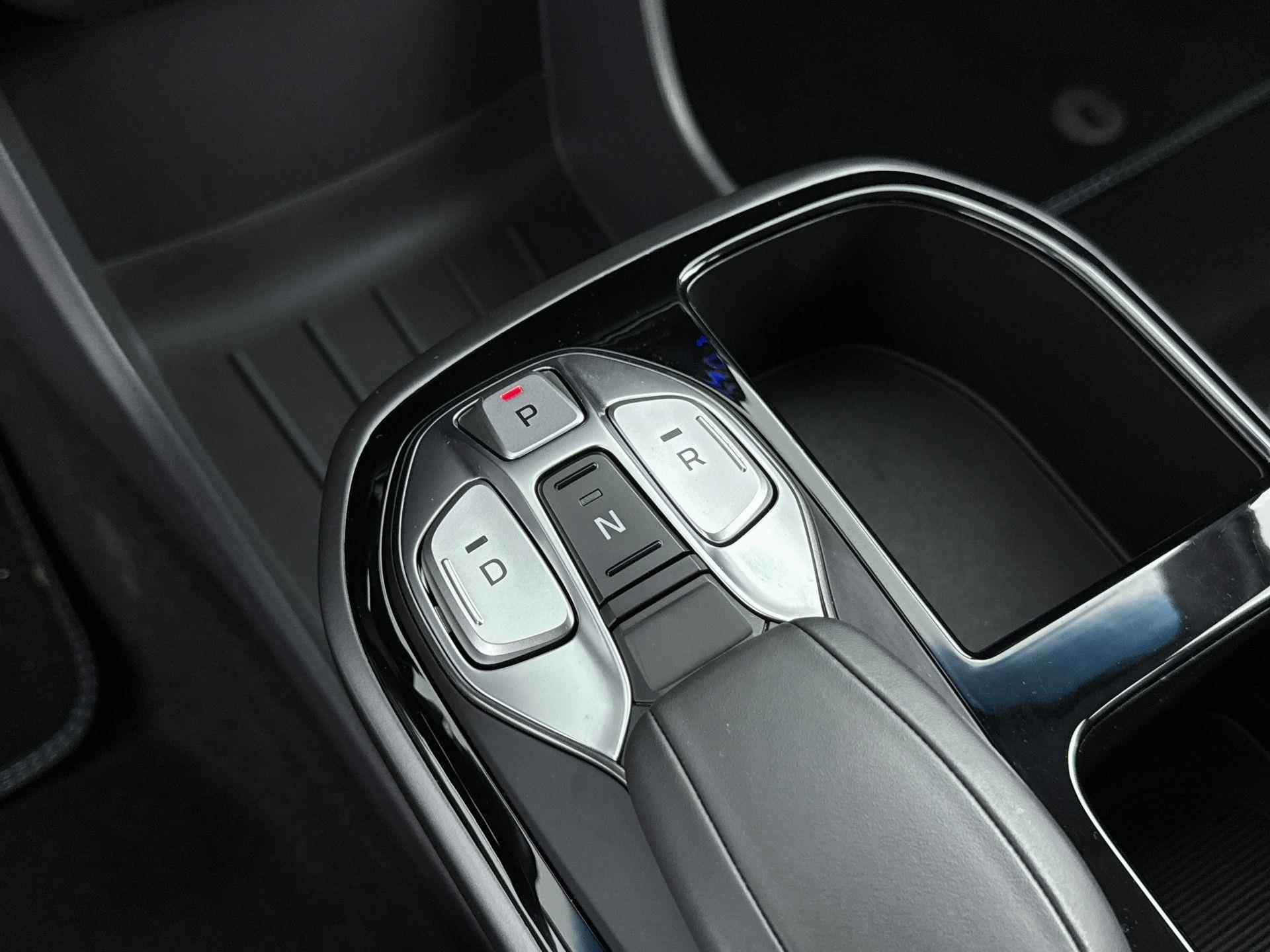 Hyundai IONIQ Comfort EV 38 kWh | €2000,- EV-subsidie! | Navigatie via smartphone | Camera | Keyless - 25/34