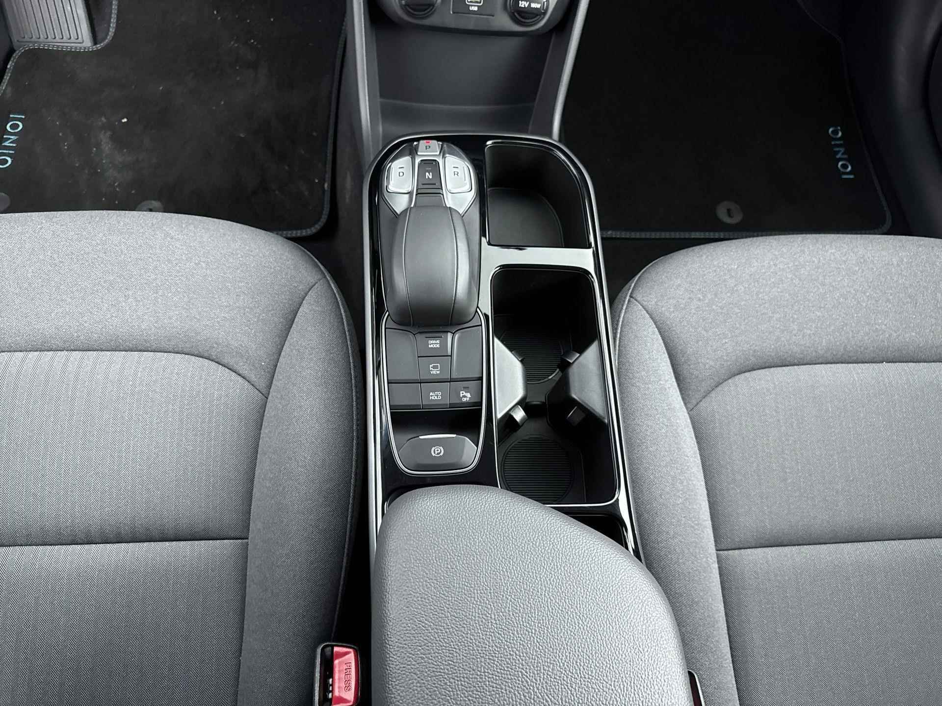 Hyundai IONIQ Comfort EV 38 kWh | €2000,- EV-subsidie! | Navigatie via smartphone | Camera | Keyless - 26/34