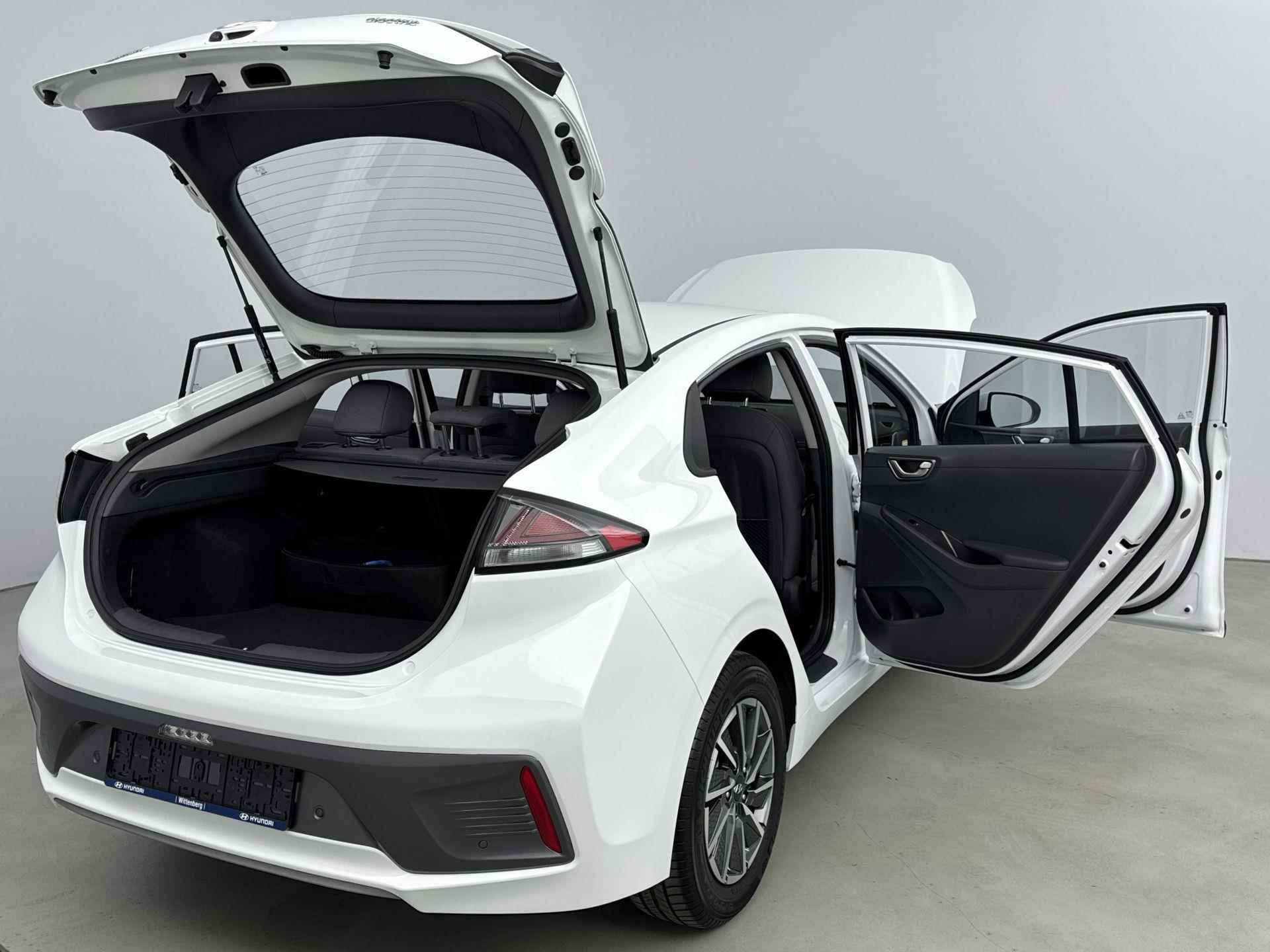 Hyundai IONIQ Comfort EV 38 kWh | €2000,- EV-subsidie! | Navigatie via smartphone | Camera | Keyless - 31/34