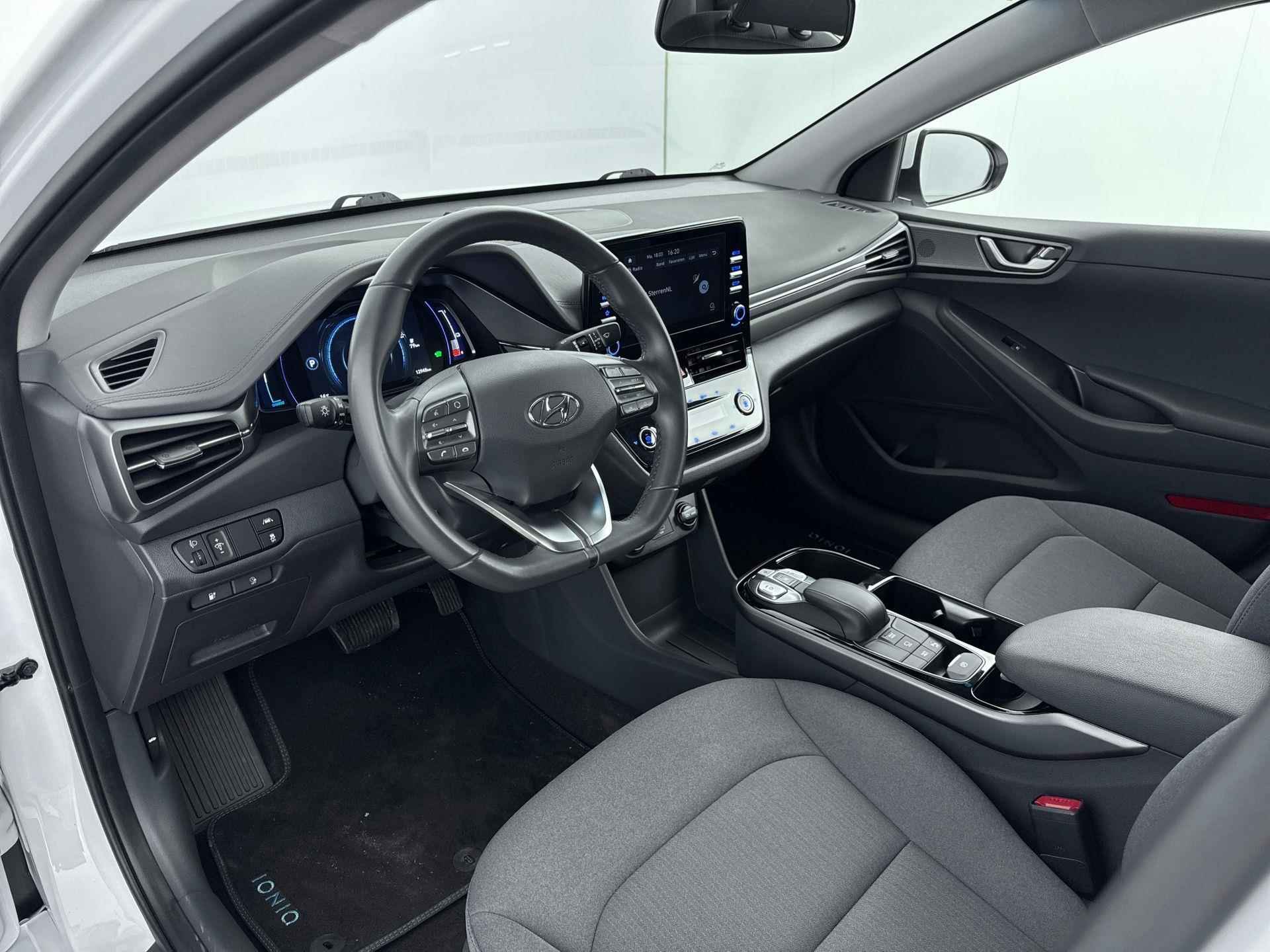 Hyundai IONIQ Comfort EV 38 kWh | €2000,- EV-subsidie! | Navigatie via smartphone | Camera | Keyless - 33/34