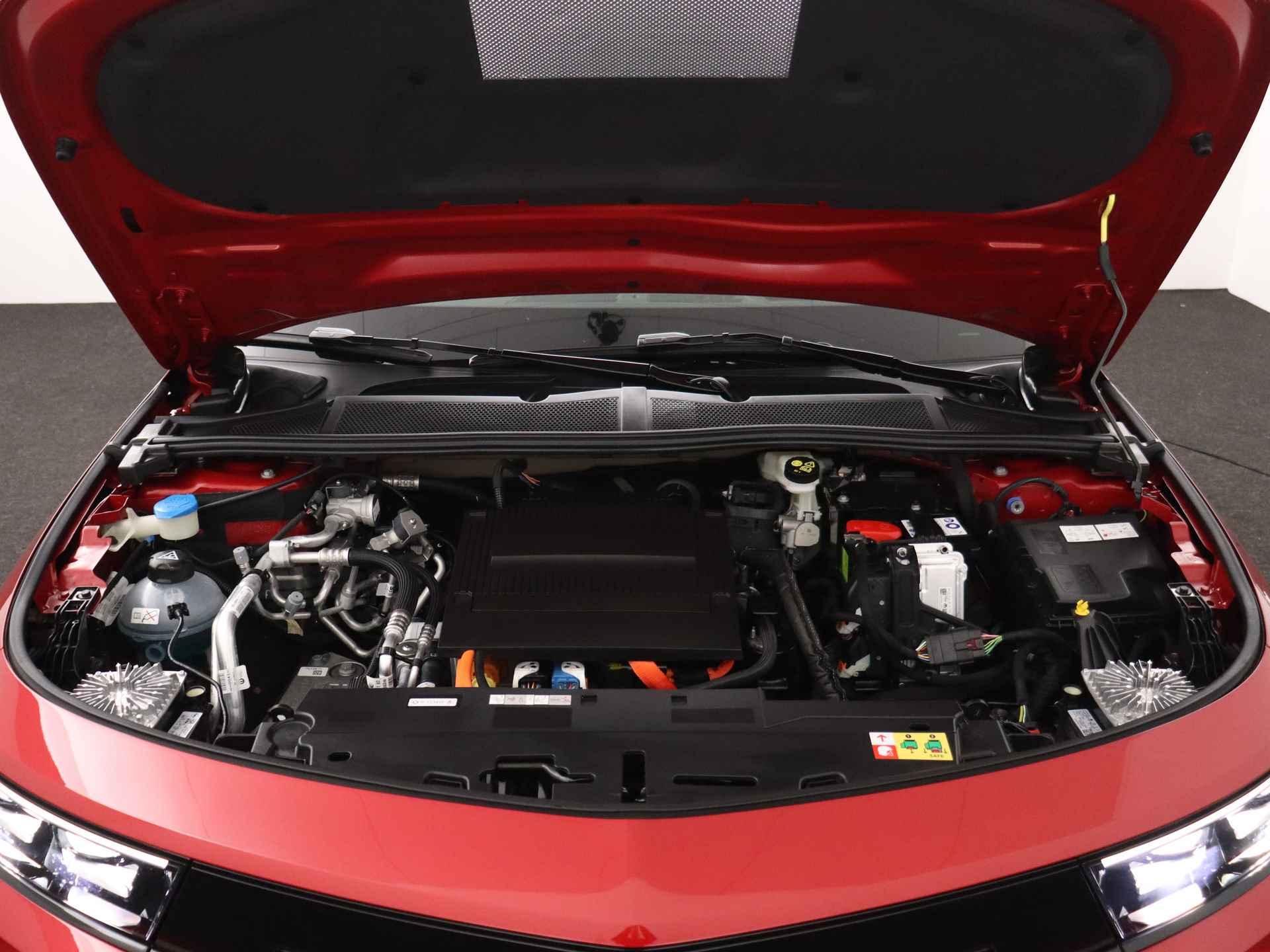 Opel Astra Electric 54 kWh GS | Navigatie | Camera | Stuur + Stoelverwarming | Adaptive Cruise control | - 38/42