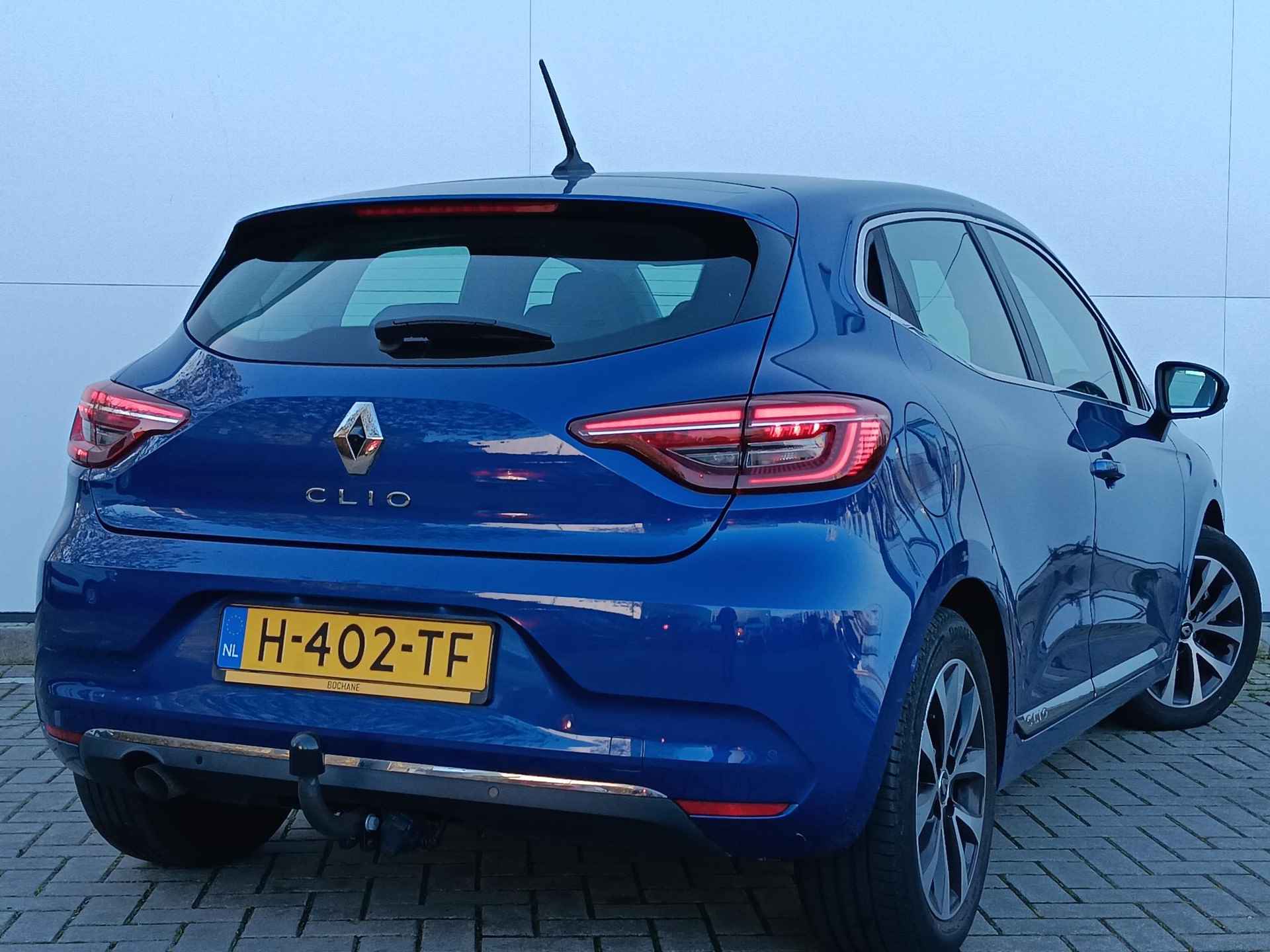 Renault Clio 1.3 TCe 130 EDC Intens | Navigatie | Achteruitrijcamera | Trekhaak - 3/17