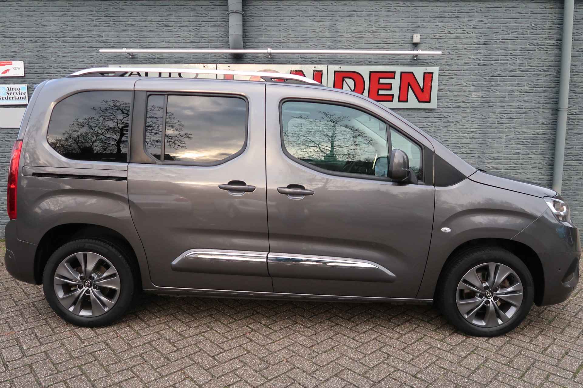 Toyota PROACE CITY Verso 1.2 Turbo Professional Eerste eigenaar - 41/42