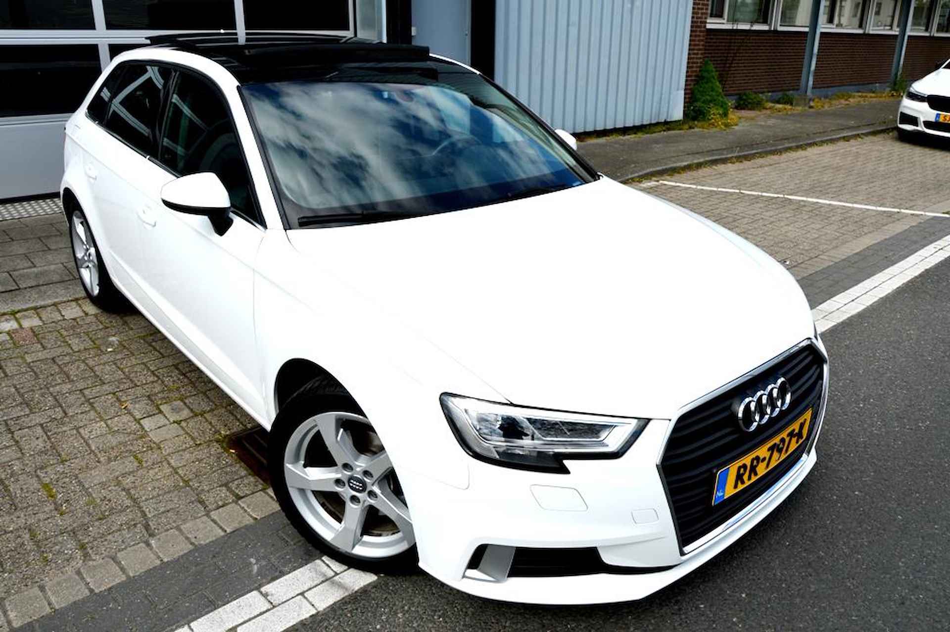 Audi A3 Sportback 1.5 TFSI CoD Sport AUT PDC/LMV17/NAVI/PANO - 5/41