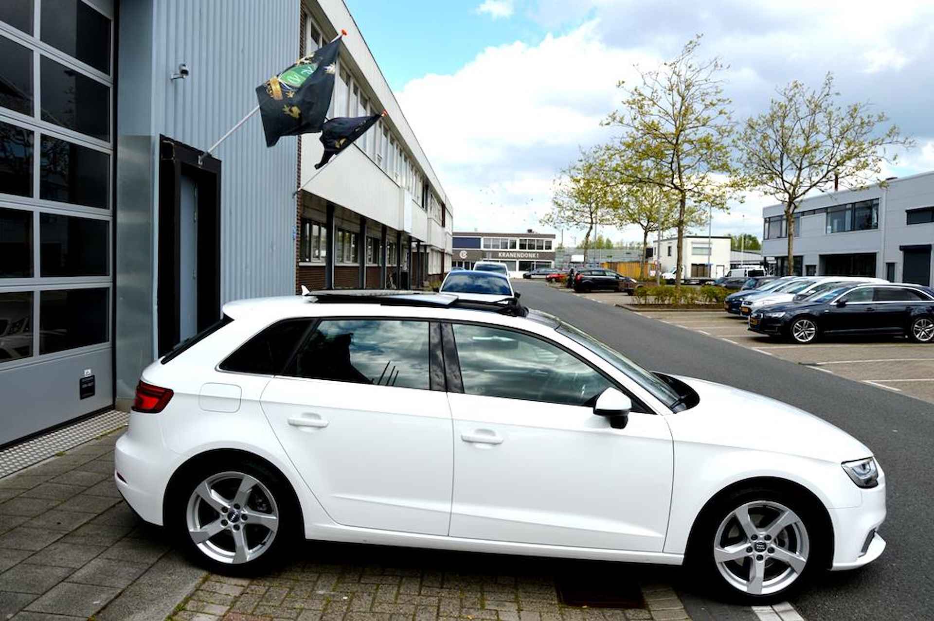 Audi A3 Sportback 1.5 TFSI CoD Sport AUT PDC/LMV17/NAVI/PANO - 11/41