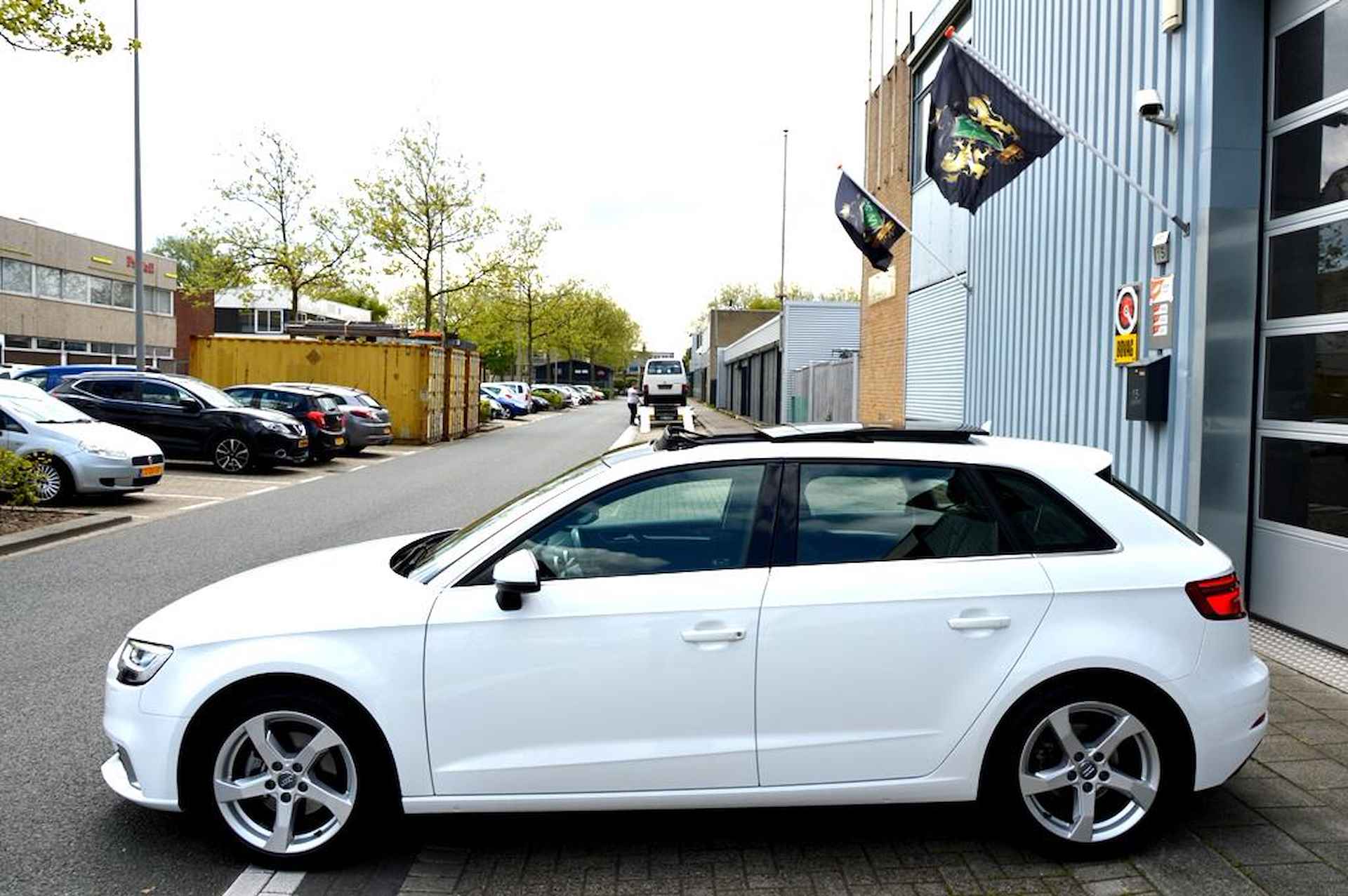 Audi A3 Sportback 1.5 TFSI CoD Sport AUT PDC/LMV17/NAVI/PANO - 13/41