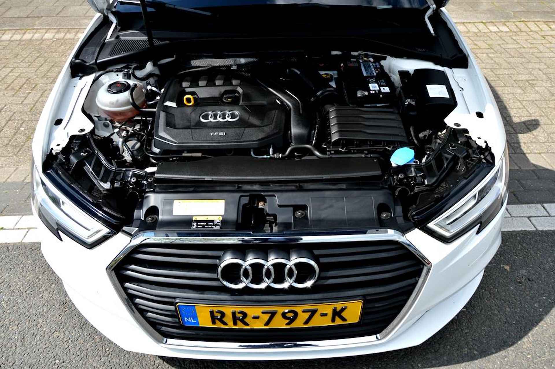 Audi A3 Sportback 1.5 TFSI CoD Sport AUT PDC/LMV17/NAVI/PANO - 34/41