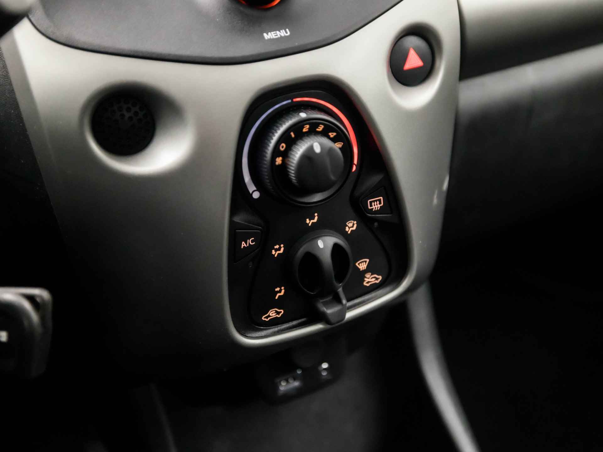 Peugeot 108 1.0 e-VTi Luxury Automaat (AIRCO, BLUETOOTH, 5-DEURS, XENON, STUURWIELBEDIENING, ELEK PAKKET, NIEUWE APK, NIEUWSTAAT) - 9/30