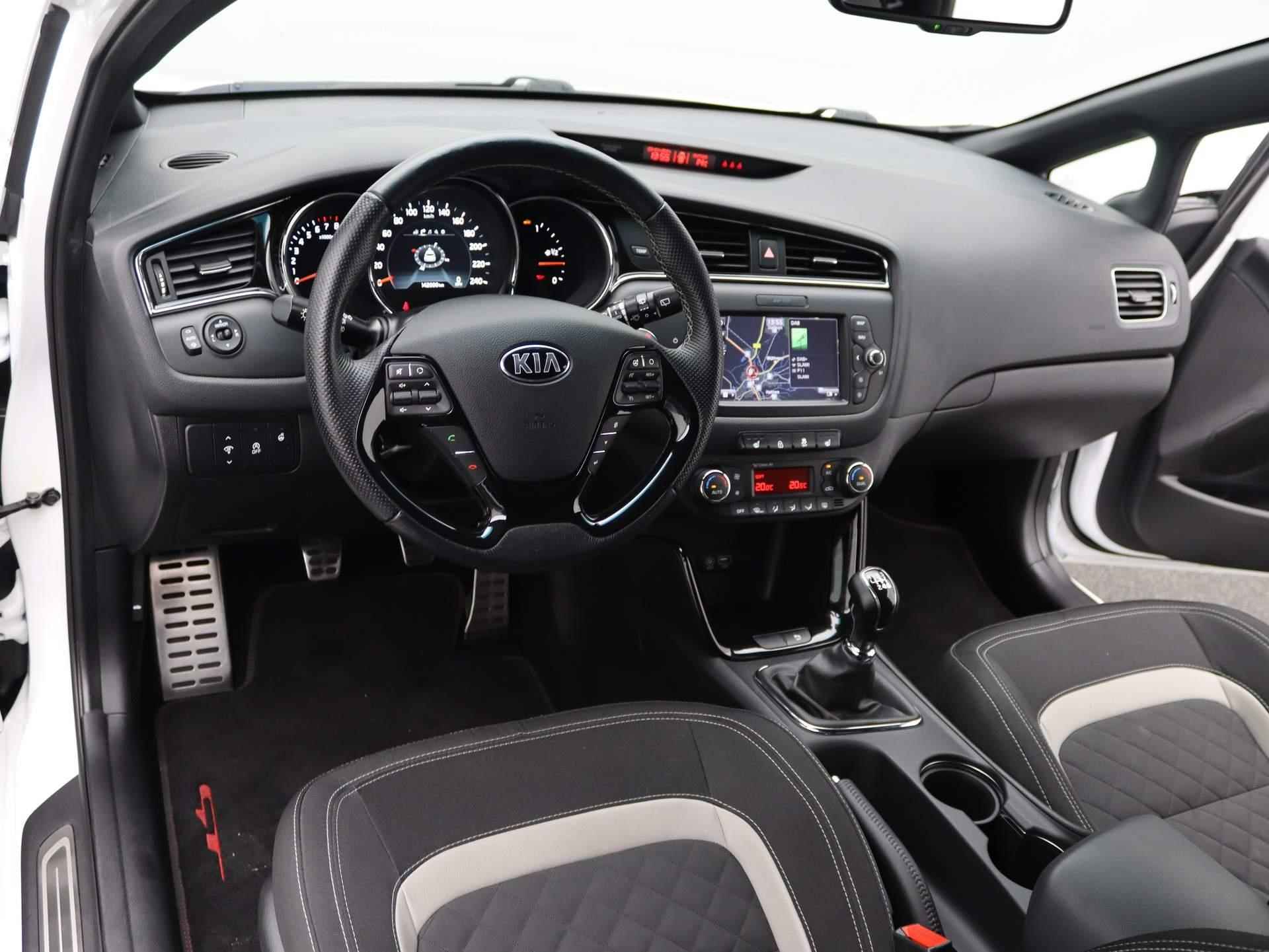 Kia pro_cee'd 1.0 T-GDi GT-Line | Navigatie | Stoelverwarming | Stuurverwarming | Camera | Cruise Control | DAB+ | Privacy Glass | - 30/50