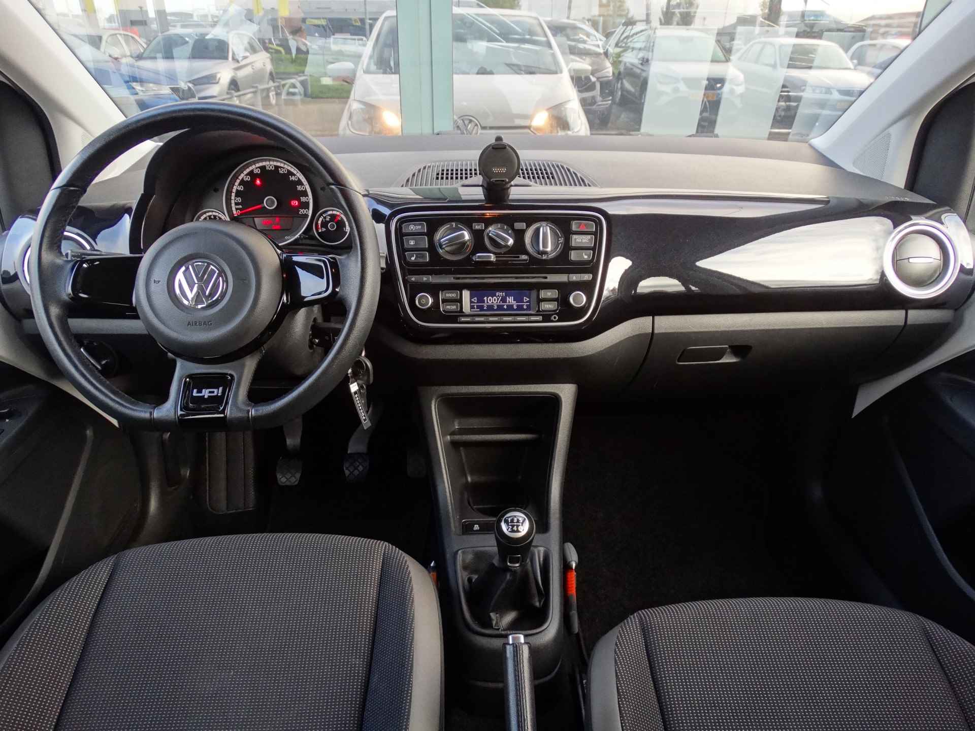 Volkswagen up! 1.0 high up! BlueMotion - 4/18