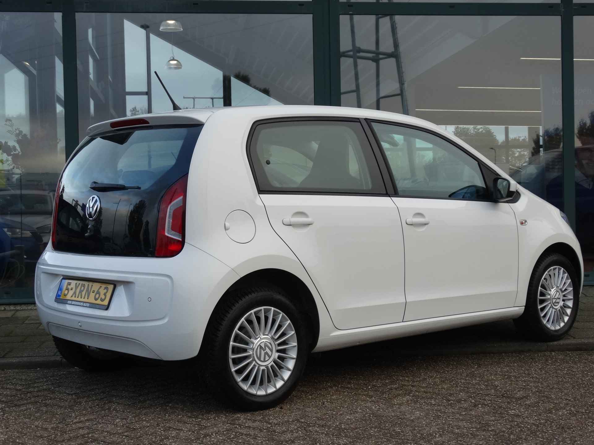 Volkswagen up! 1.0 high up! BlueMotion - 8/18