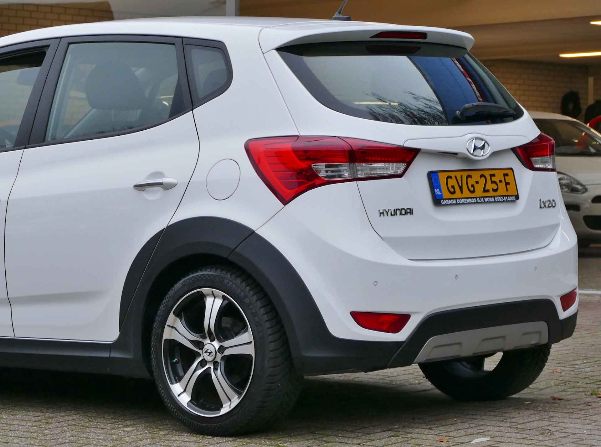 Hyundai ix20 1.6i Crossline X AUTOMAAT | all-season-banden | stoelverwarming - 4/45