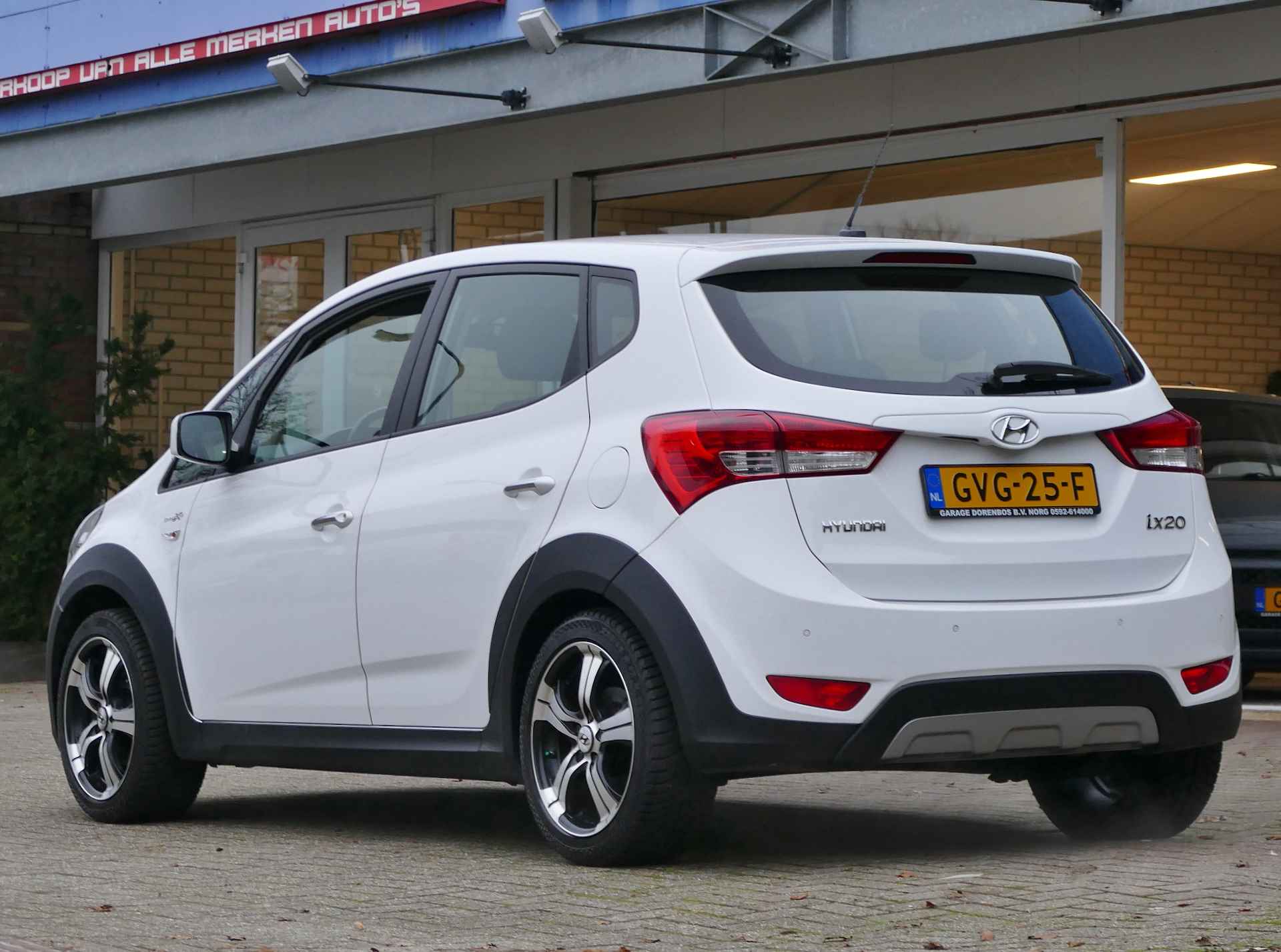 Hyundai ix20 1.6i Crossline X AUTOMAAT | all-season-banden | stoelverwarming - 9/45