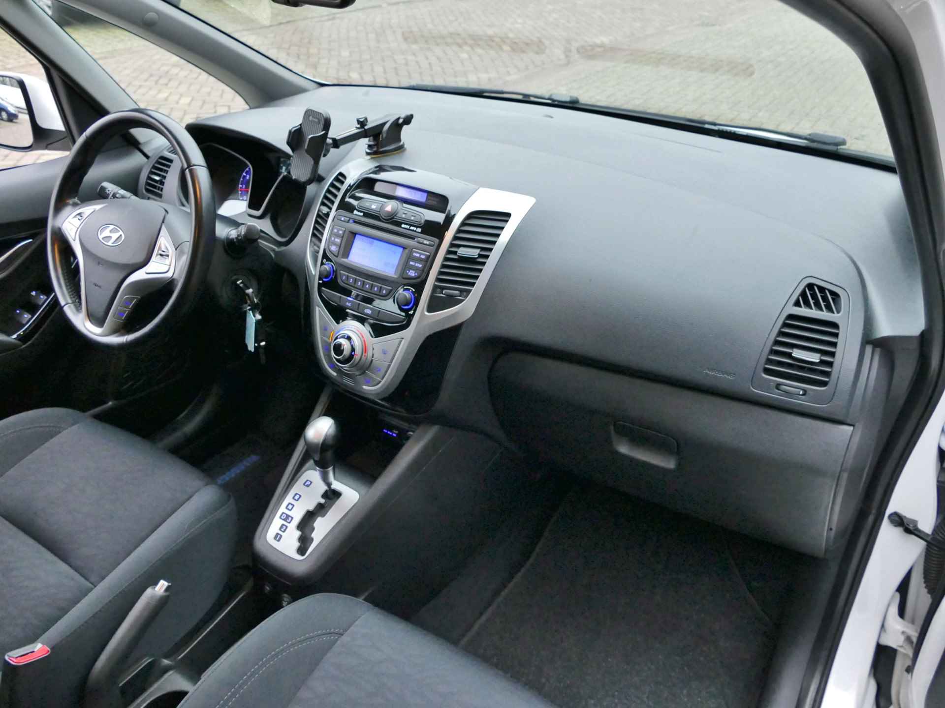 Hyundai ix20 1.6i Crossline X AUTOMAAT | all-season-banden | stoelverwarming - 31/45