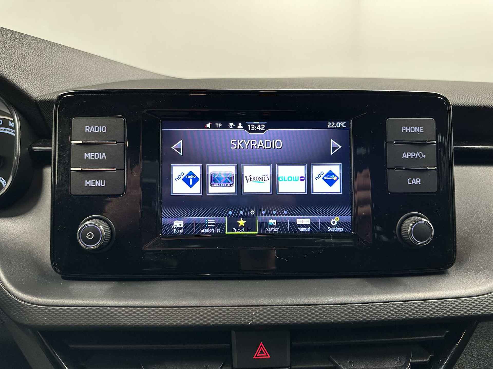 Skoda Scala 1.0 TSI Business Edition CARPLAY PANORAMA DAK - 28/38