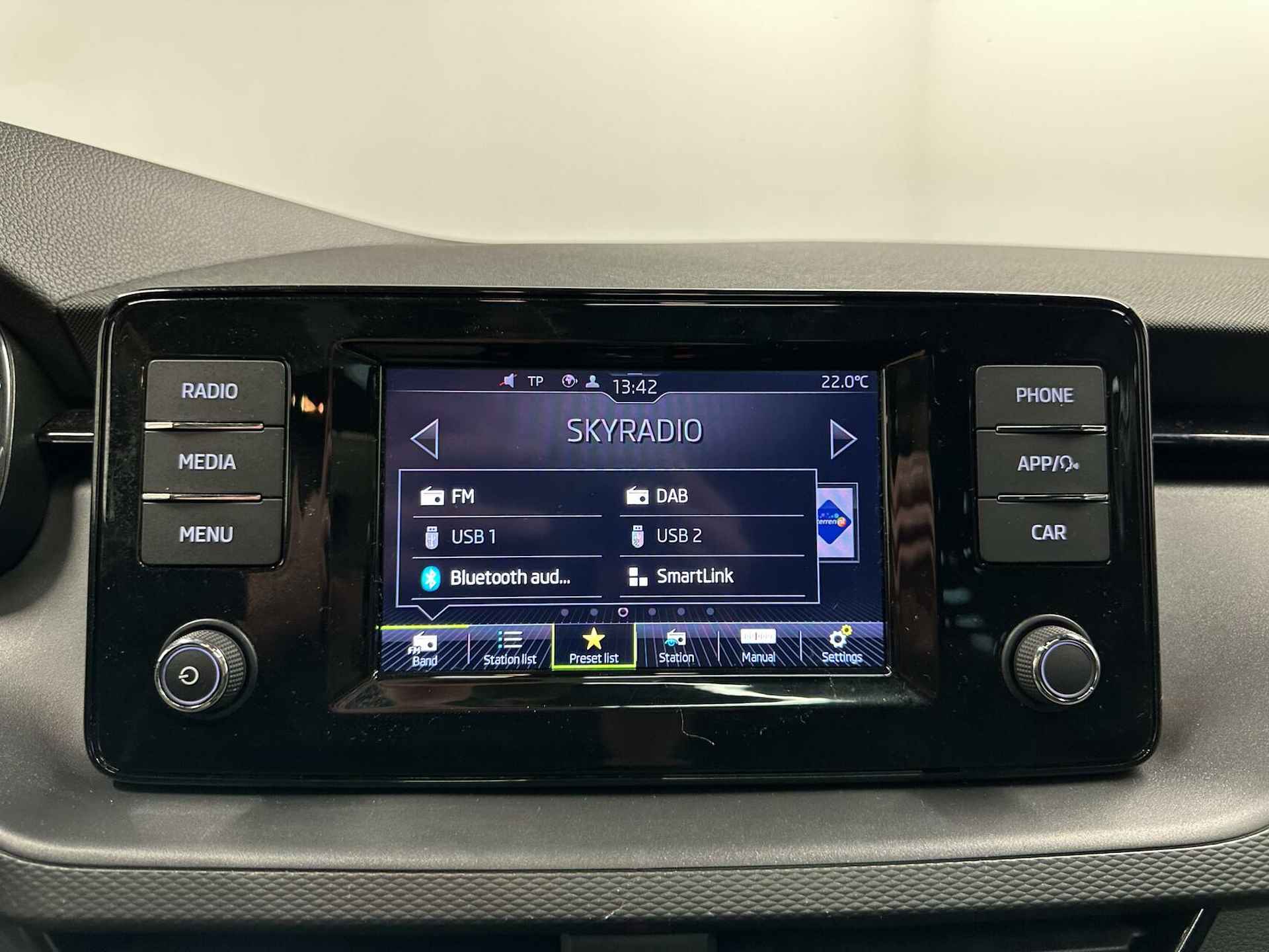 Skoda Scala 1.0 TSI Business Edition CARPLAY PANORAMA DAK - 29/38