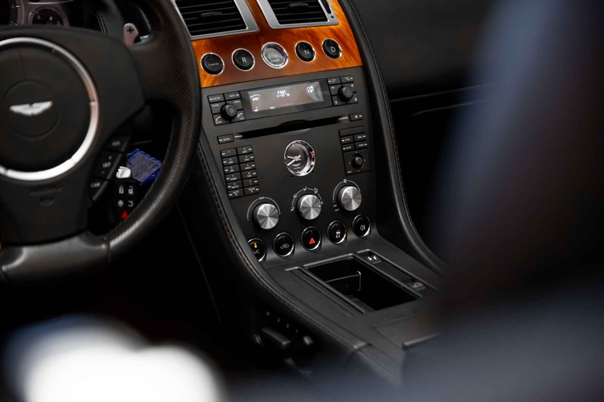 Aston Martin V8 Vantage Roadster 4.3 Sportshift ~Munsterhuis Sportscars~ - 26/46