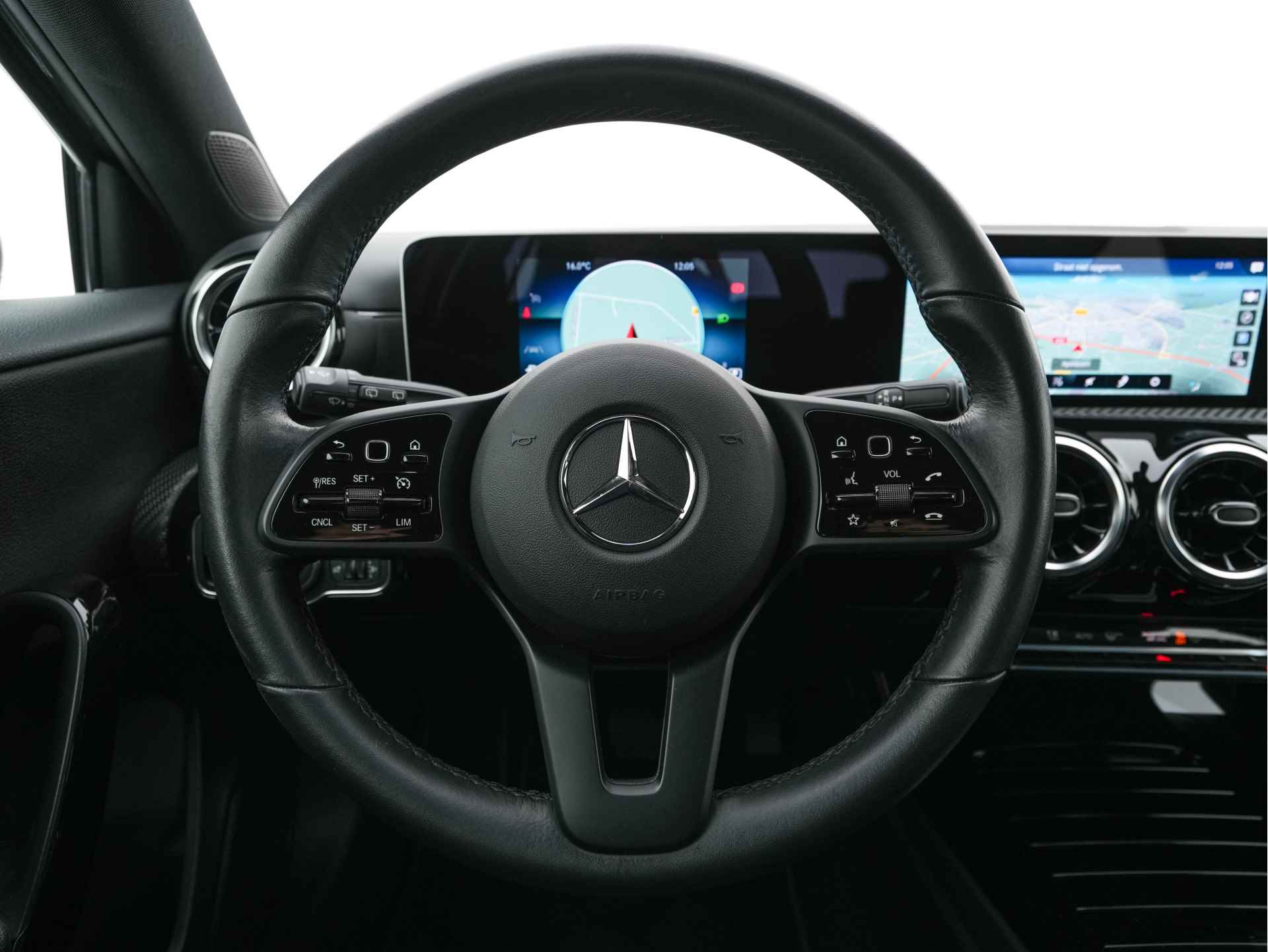 Mercedes-Benz A-Klasse 180 d Business Solution Aut. *DIGI-WIDESCREEN-COCKPIT | LEATHER-MICROFIBRE | SHIFT-PADDLES | CAMERA | NAVI-FULLMAP | LANE-ASSIST | ECC | PDC | CRUISE | SPORT-SEATS | 16''ALU* - 17/28