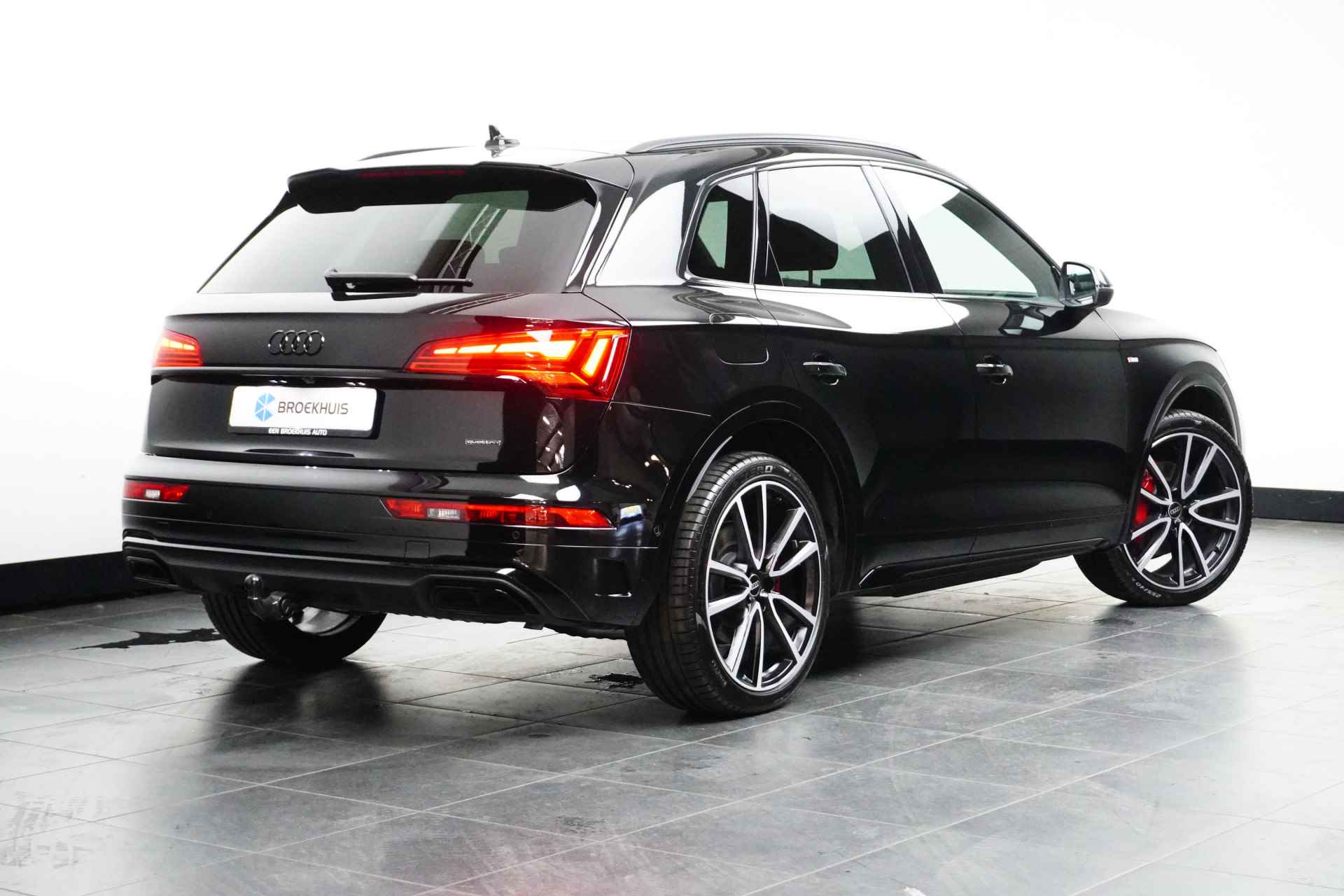 Audi Q5 55 TFSI E Quattro 368PK | Panorama Dak | Matrix LED | B&O | Luchtvering | Head up | 2148KM! | Valcona | 360° Camera | Trekhaak (2000KG) Wegklapbaar | 21" Lichtmetaal | Dode Hoek - 3/32