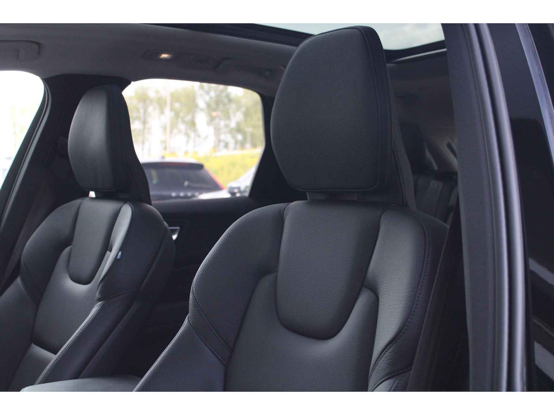 Volvo XC60 T6 Plus Bright | Adaptive Cruise | Panoramadak | Getint Glas | Elektrische Stoel | BLIS | 20 Inch - 17/39