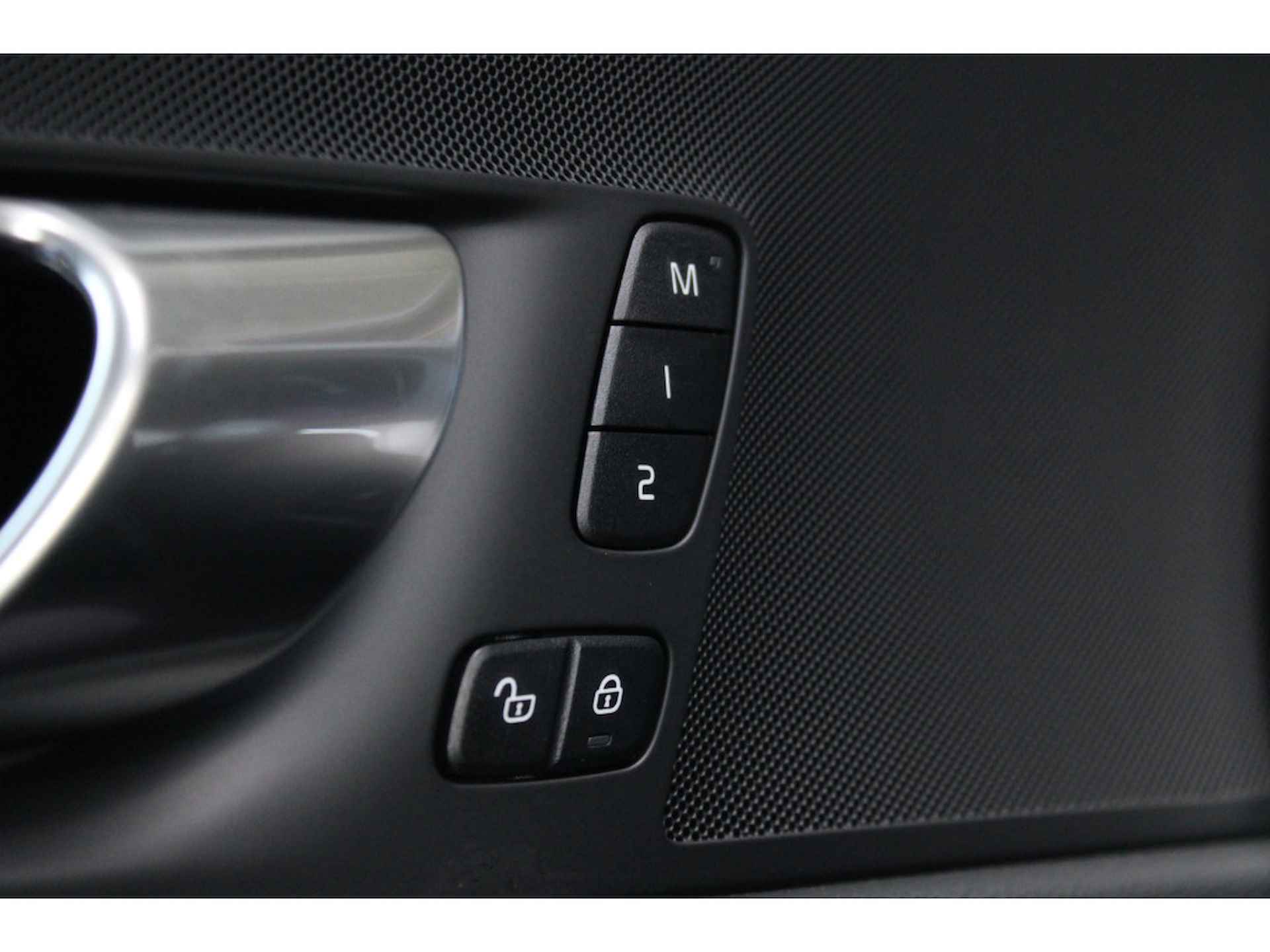 Volvo XC60 T6 Plus Bright | Adaptive Cruise | Panoramadak | Getint Glas | Elektrische Stoel | BLIS | 20 Inch - 18/39