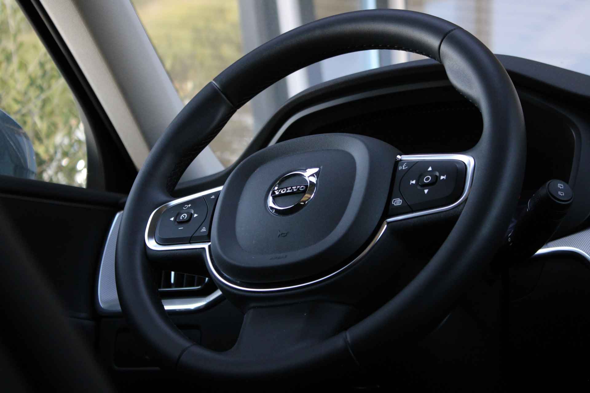 Volvo XC60 T6 Plus Bright | Adaptive Cruise | Panoramadak | Getint Glas | Elektrische Stoel | BLIS | 20 Inch - 19/39