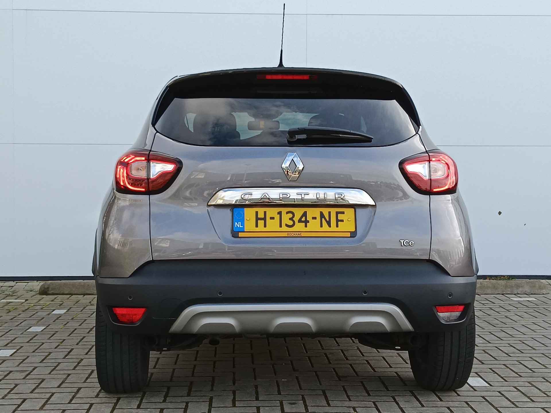 Renault Captur 0.9 TCe 90 Intens Climate Control / Navigatie / Parkeersensoren + Camera / Lichtmetalen Velgen / LED - 35/36