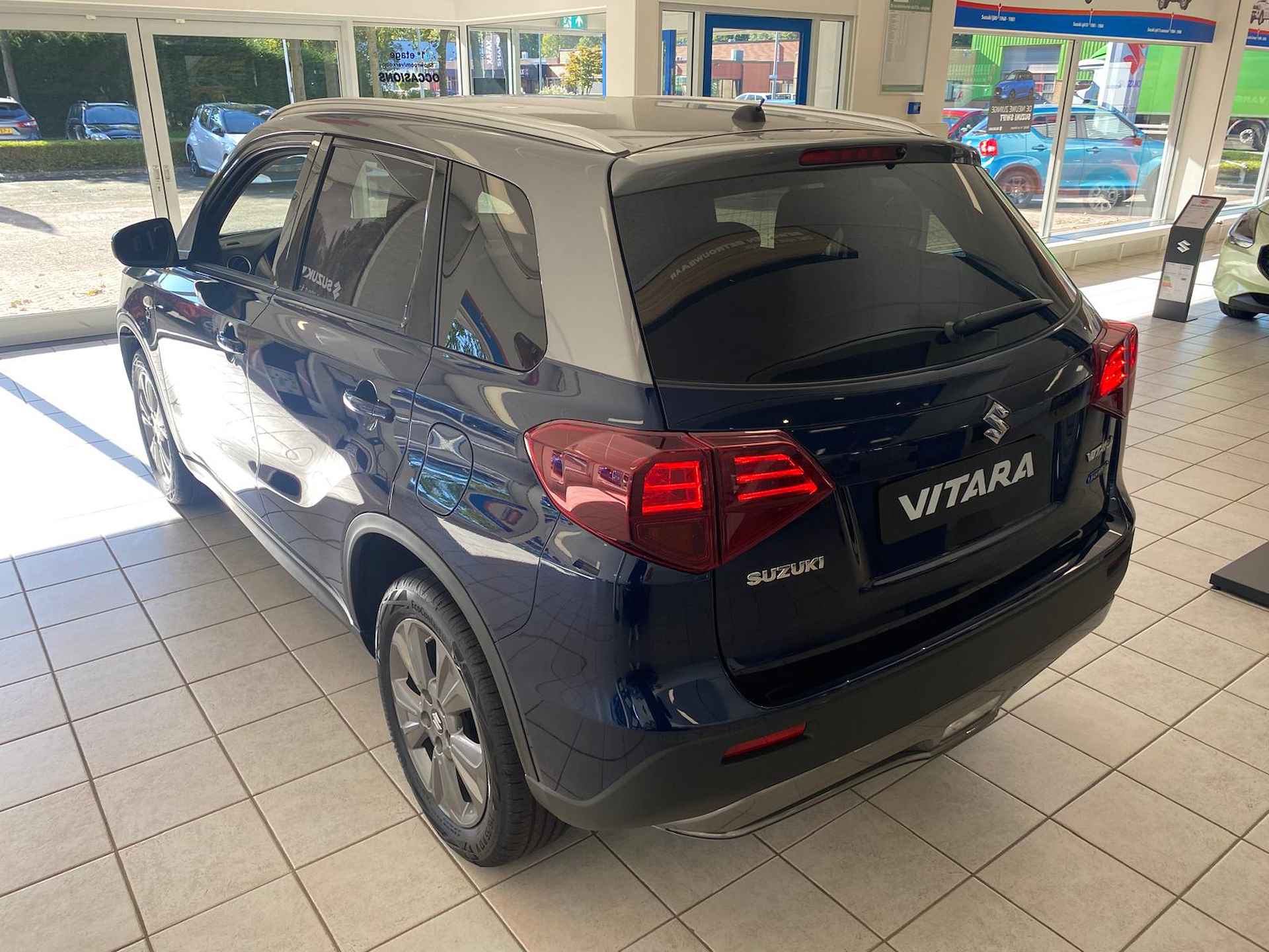 Suzuki Vitara 1.5 Hybrid Select Rhino Edition VAN € 35.019,- VOOR € 31.500 - 3/33