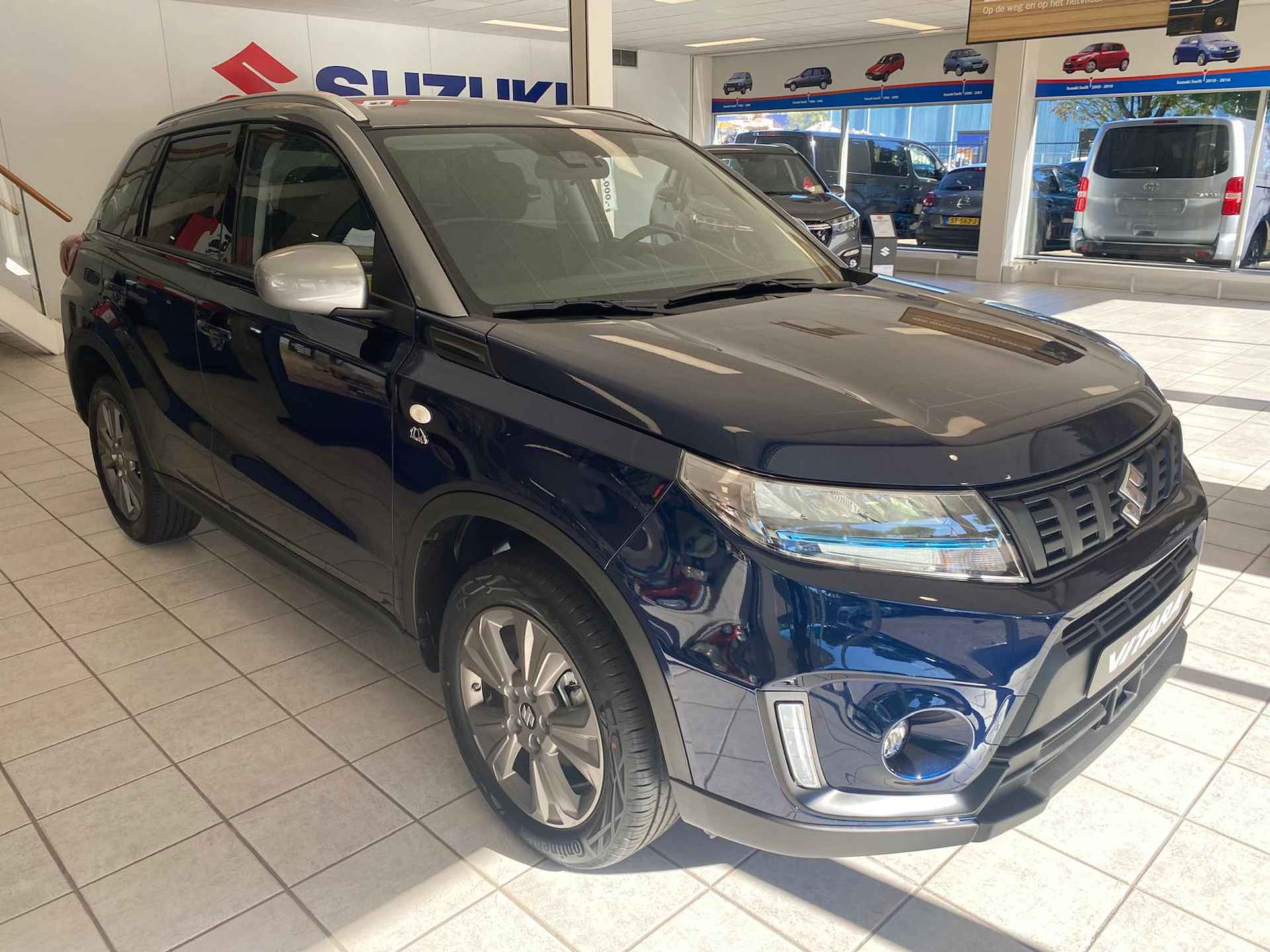 Suzuki Vitara 1.5 Hybrid Select Rhino Edition VAN € 35.019,- VOOR € 31.500 - 7/33