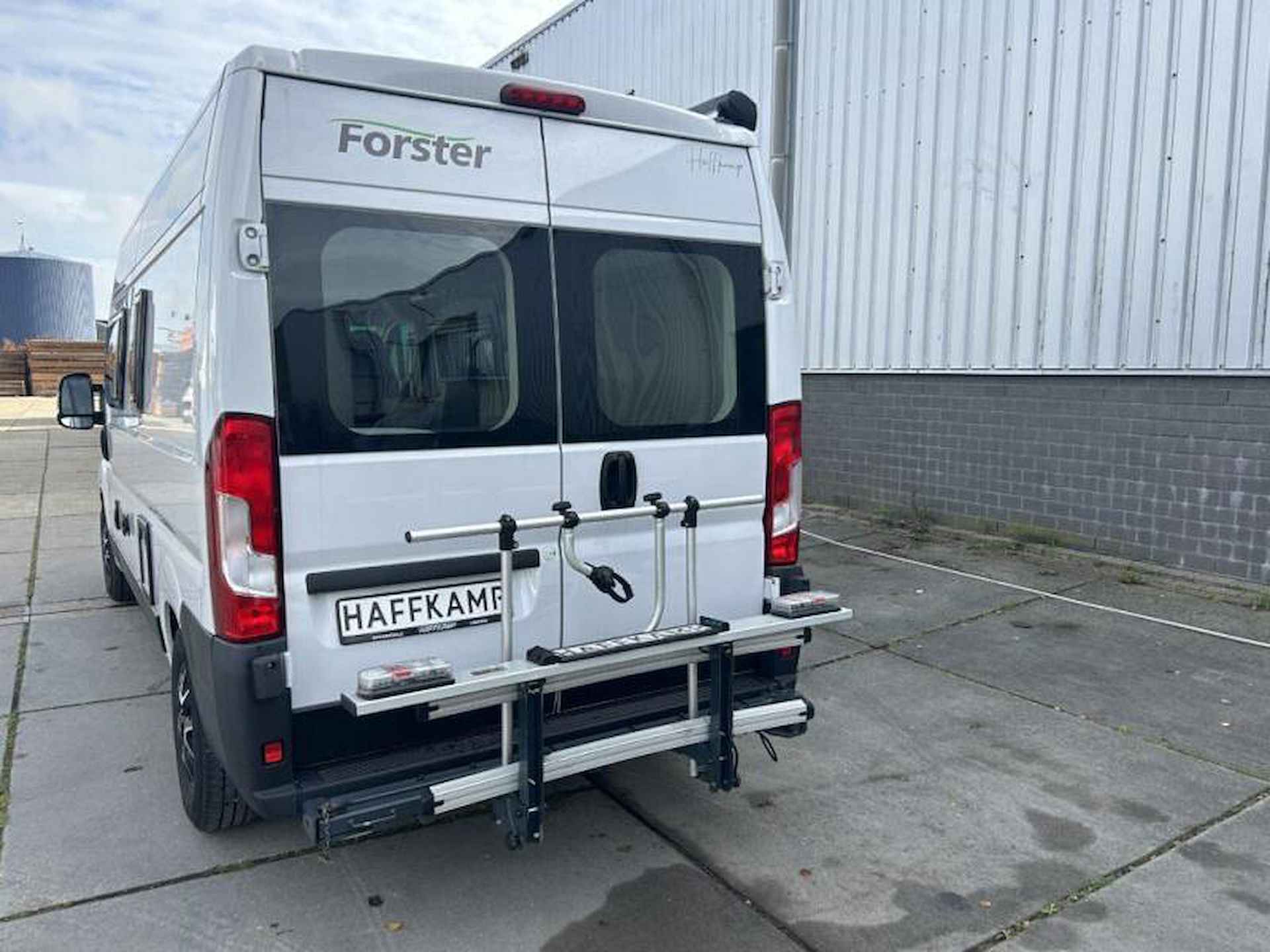 Forster V599 HBL  Auto. 140 PK maxi chasis - 21/22