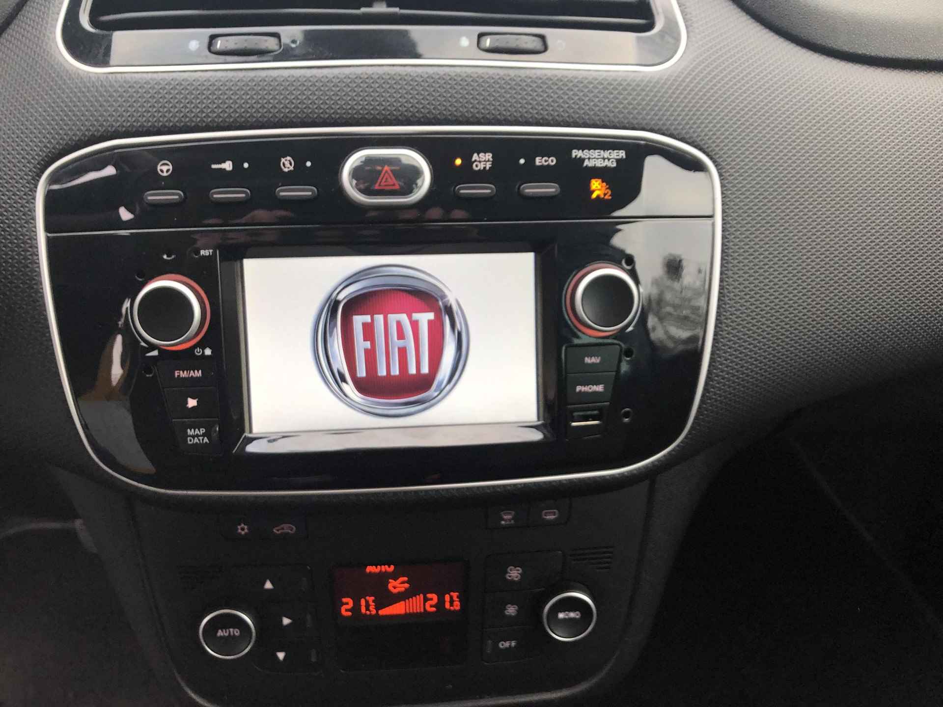 Fiat Punto TwinAir Turbo 100 Sempre 5-drs NAVI|CLIMATE|BLUETOOTH|PDC|16" - 19/26