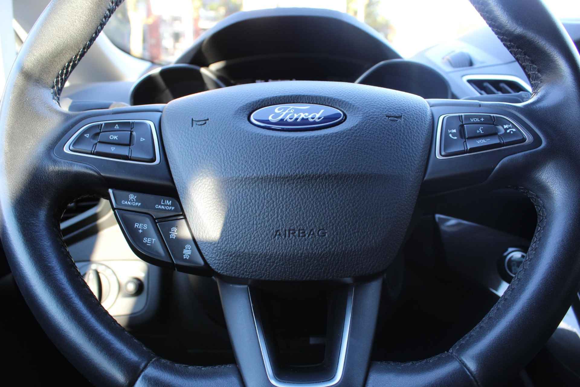 Ford C-Max 1.5 TITANIUM AD-CRUISE KEYLESS BLIND SPOT APPLE/ANDROID NAVI CLIMA CAMERA ELEKTRISCH WEGKLAPBARE TREKHAAK TREKGEWICHT 1500KG PARK-SENSOREN VOOR EN ACHTER BLUETOOTH EL-SPIEGELS NL-AUTO 17'' INCH LICHTMETAAL MET ALL-SEASEN BANDEN - 10/31