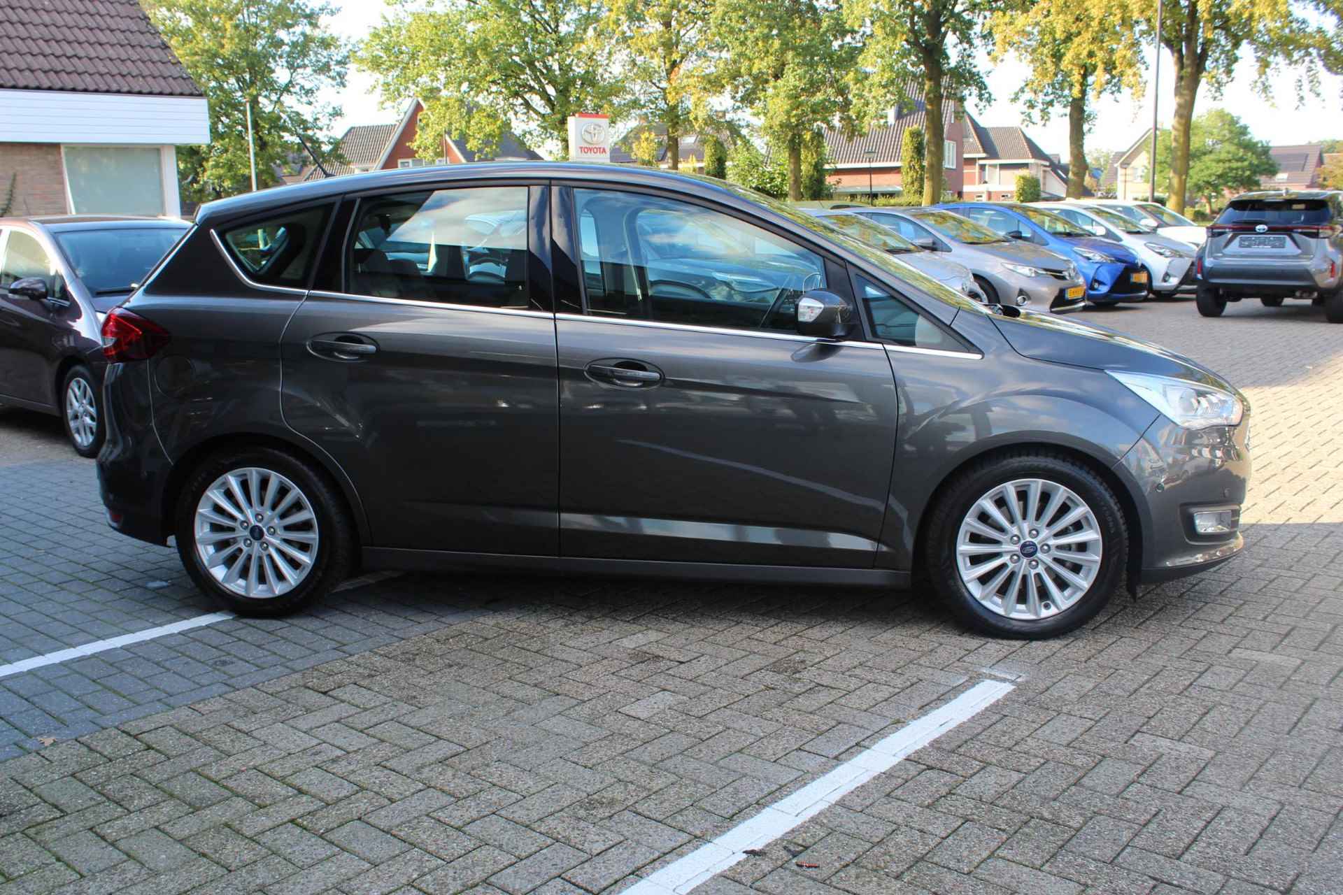 Ford C-Max 1.5 TITANIUM AD-CRUISE KEYLESS BLIND SPOT APPLE/ANDROID NAVI CLIMA CAMERA ELEKTRISCH WEGKLAPBARE TREKHAAK TREKGEWICHT 1500KG PARK-SENSOREN VOOR EN ACHTER BLUETOOTH EL-SPIEGELS NL-AUTO 17'' INCH LICHTMETAAL MET ALL-SEASEN BANDEN - 25/31