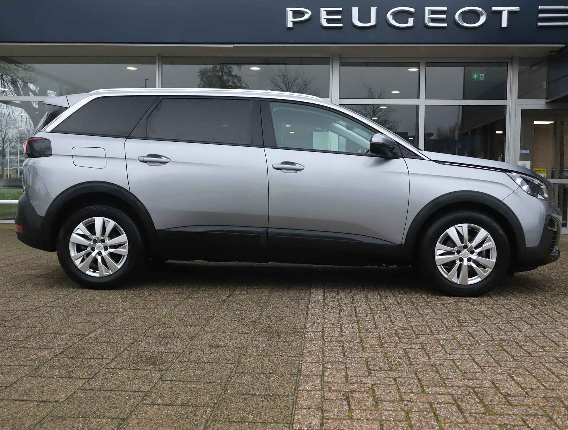 PEUGEOT 5008 SUV Active PureTech 130PK EAT8 automaat 7pers., Rijklaarprijs, Navigatie Trekhaak Cruise control Camera Parkeensensoren voor en achter - 3/63