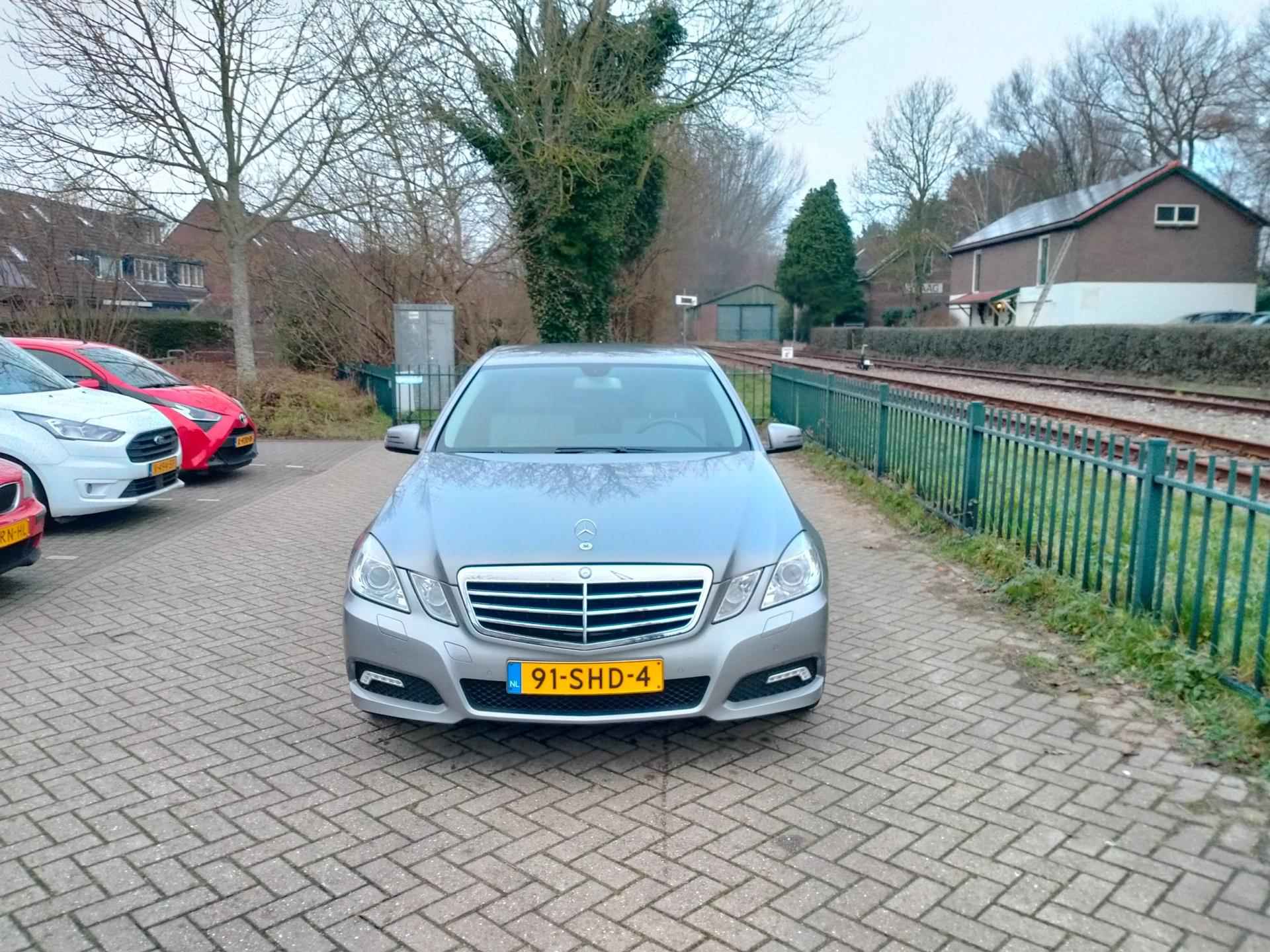 Mercedes-Benz E-klasse 250 CGI Business Class Avantgarde lage km mooie auto trekhaak ALLINPRIJS - 2/29