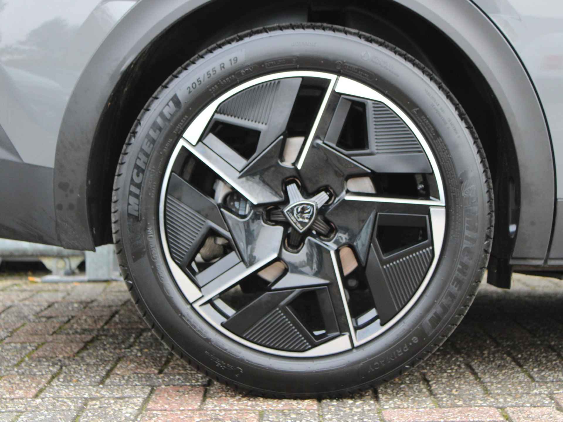 Peugeot 408 1.6 HYbrid GT 180 EAT8 | Navi / Camera / Focal - 19/25