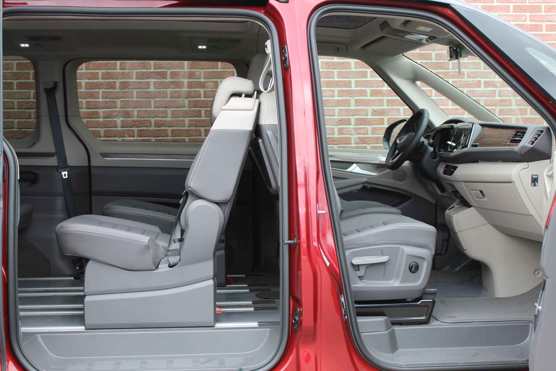Volkswagen Multivan T7 1.4 PHEV-Hybrid 218PK DSG L2 |PANO|7-ZIT|ELEKTRISCHE-DEUREN|NAVI|DIRECT-LEVERBAAR| - 37/48
