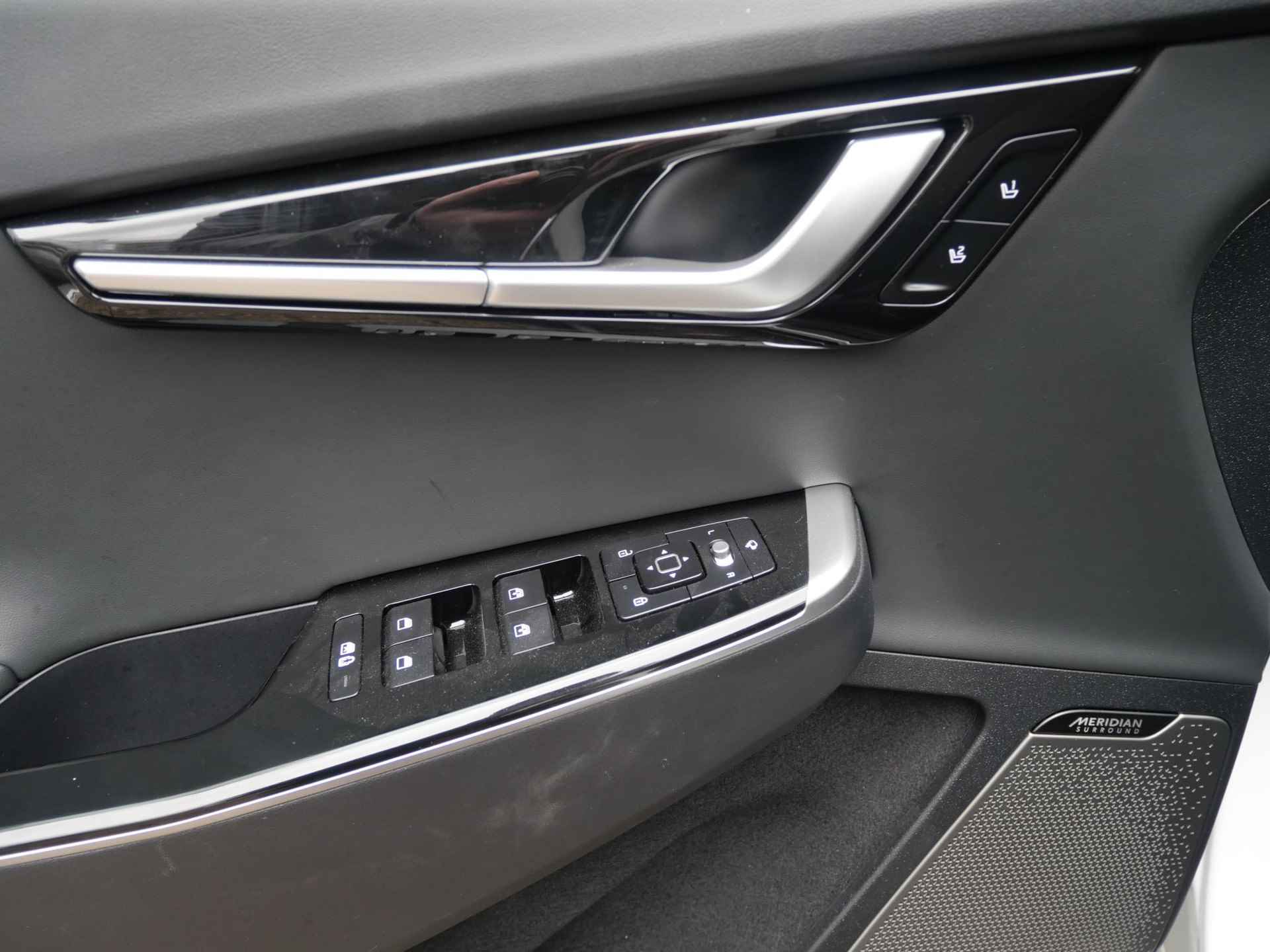 Kia EV6 Plus Advanced 77.4 kWh | Schuif-/kanteldak | Navi | Clima | Adapt. Cruise | Carplay | 20'' LM | Stoelverwarming en Verkoeling - 15/16